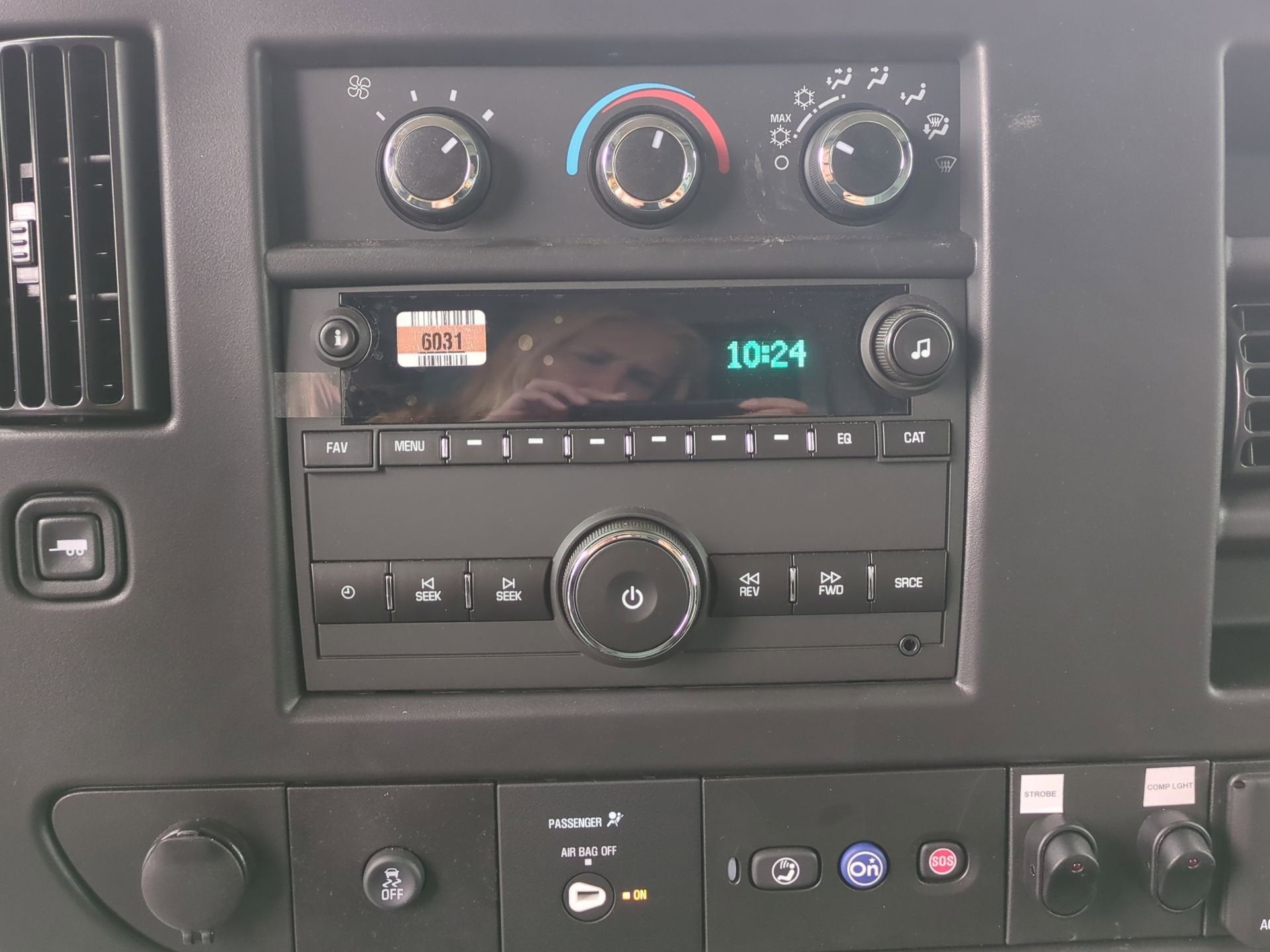 2025 Chevrolet Express Cutaway 3500 1WT Regular Wheelbase RWD