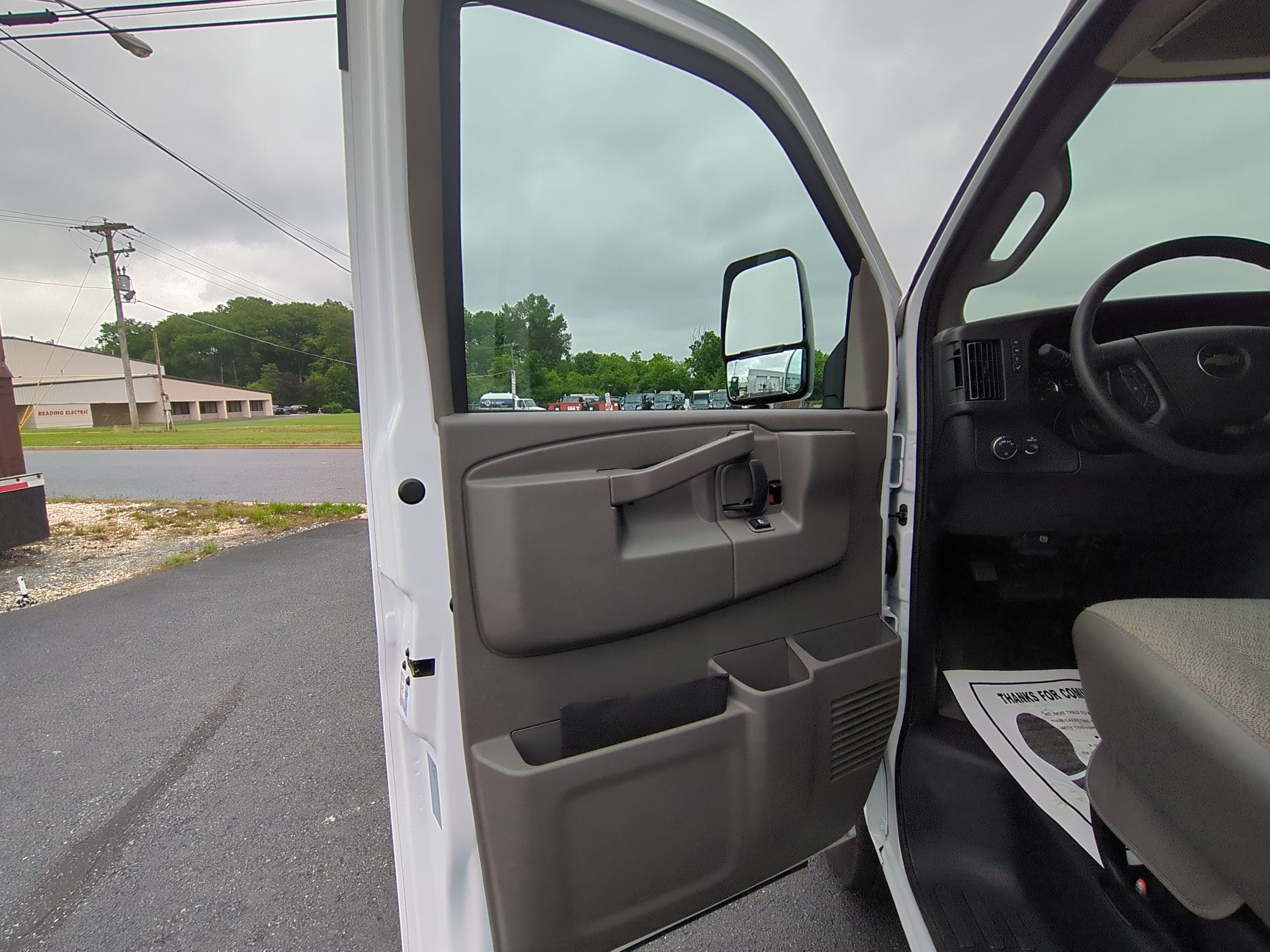 2025 Chevrolet Express Cutaway 3500 1WT Regular Wheelbase RWD