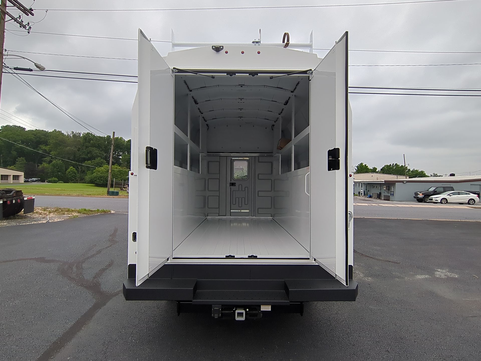 2025 Chevrolet Express Cutaway 3500 1WT Regular Wheelbase RWD