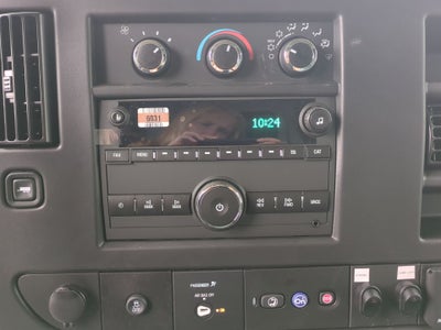 2025 Chevrolet Express Cutaway 3500 1WT Regular Wheelbase RWD