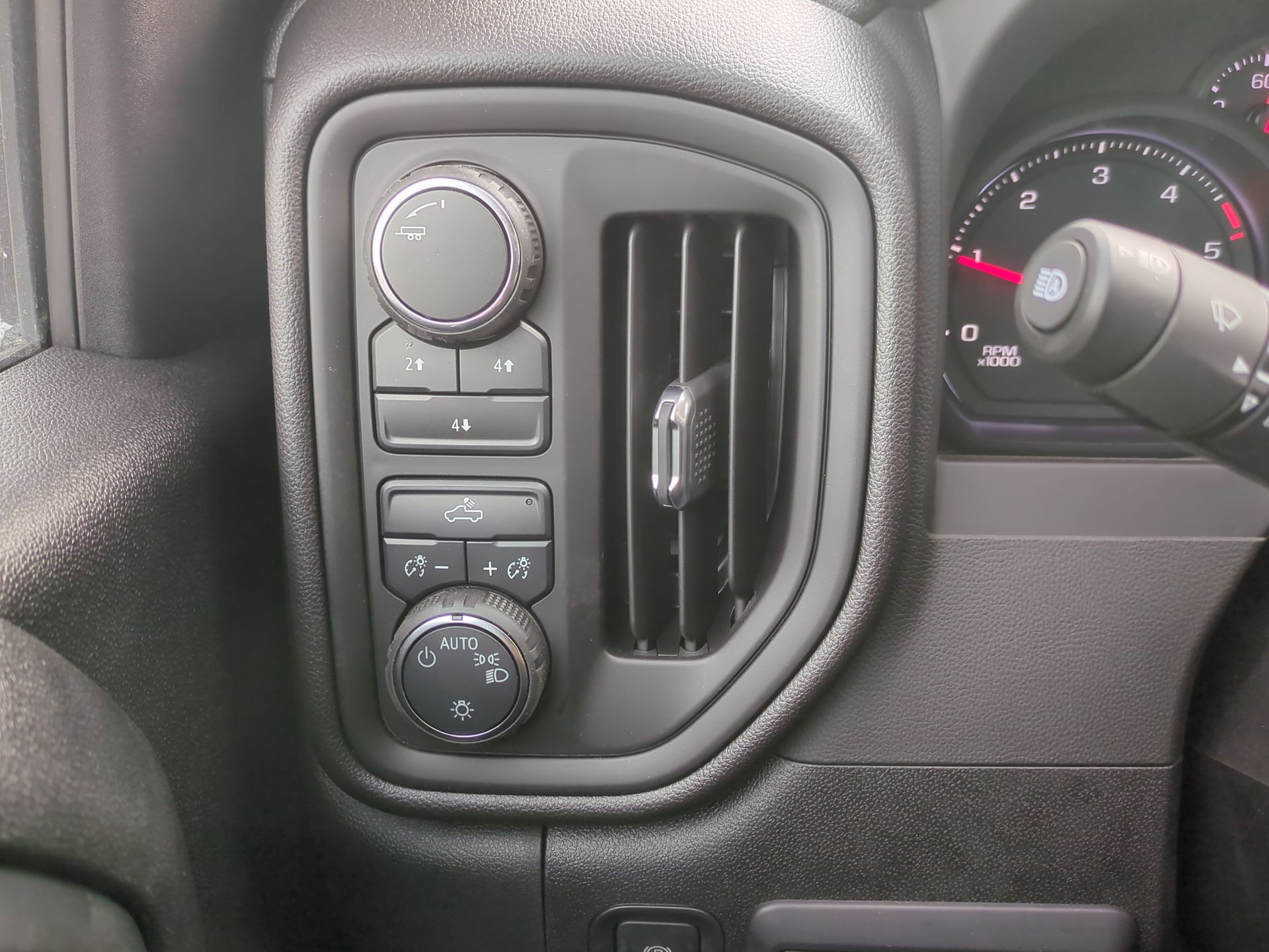 2025 Chevrolet Silverado 3500 HD WT DRW Crew Cab Long Box 4WD