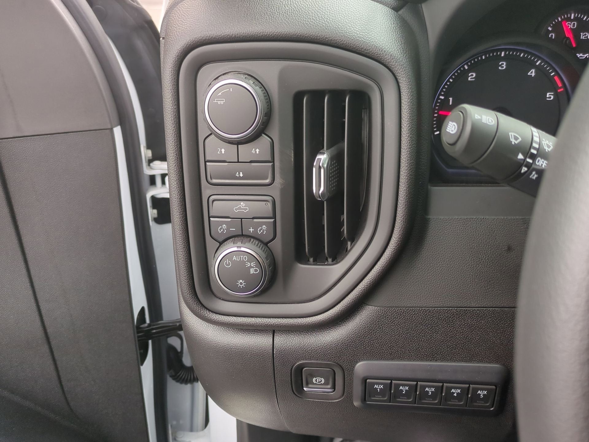 2025 Chevrolet Silverado 3500 HD WT Crew Cab Long Box 4WD