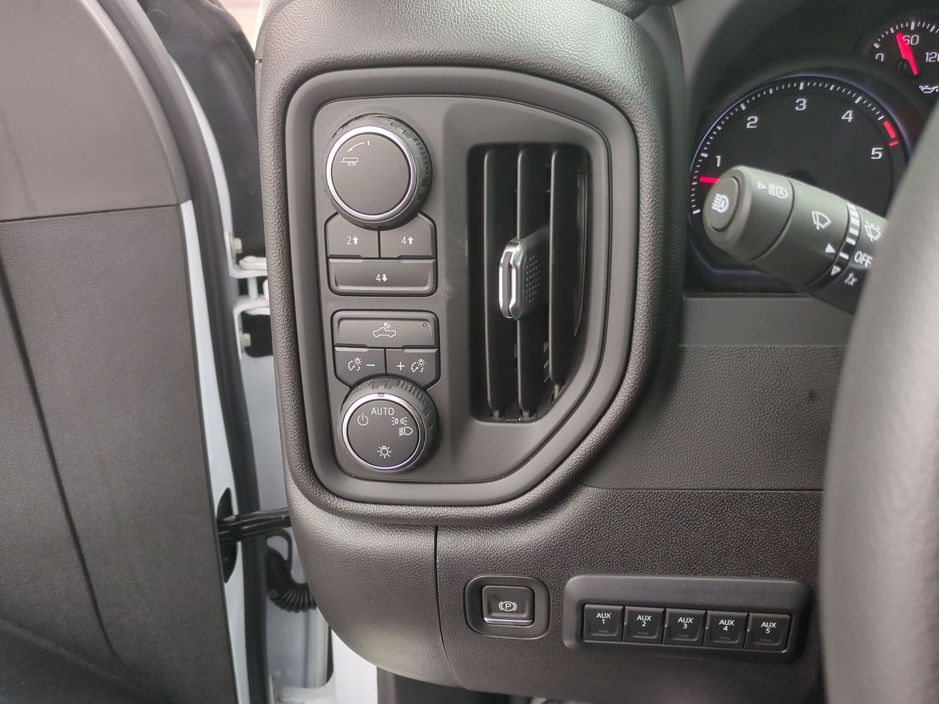 2025 Chevrolet Silverado 3500 HD WT Crew Cab Long Box 4WD