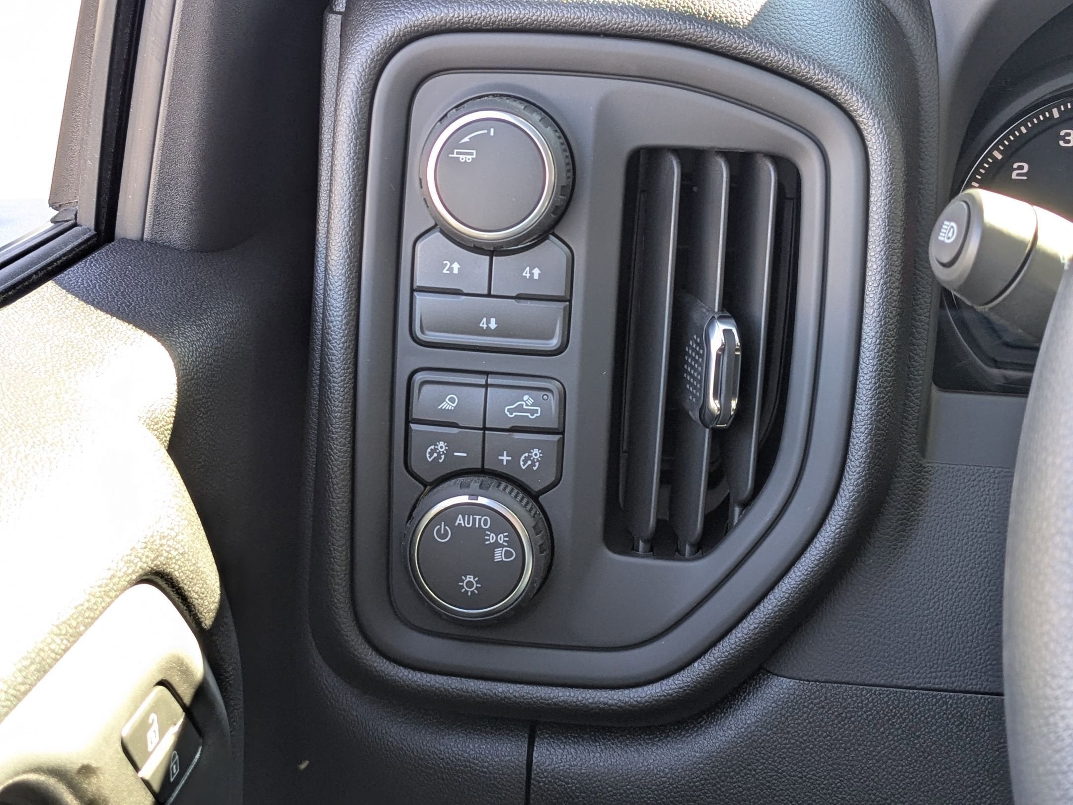 2026 Chevrolet Silverado 2500 HD Custom Crew Cab Standard Box 4WD