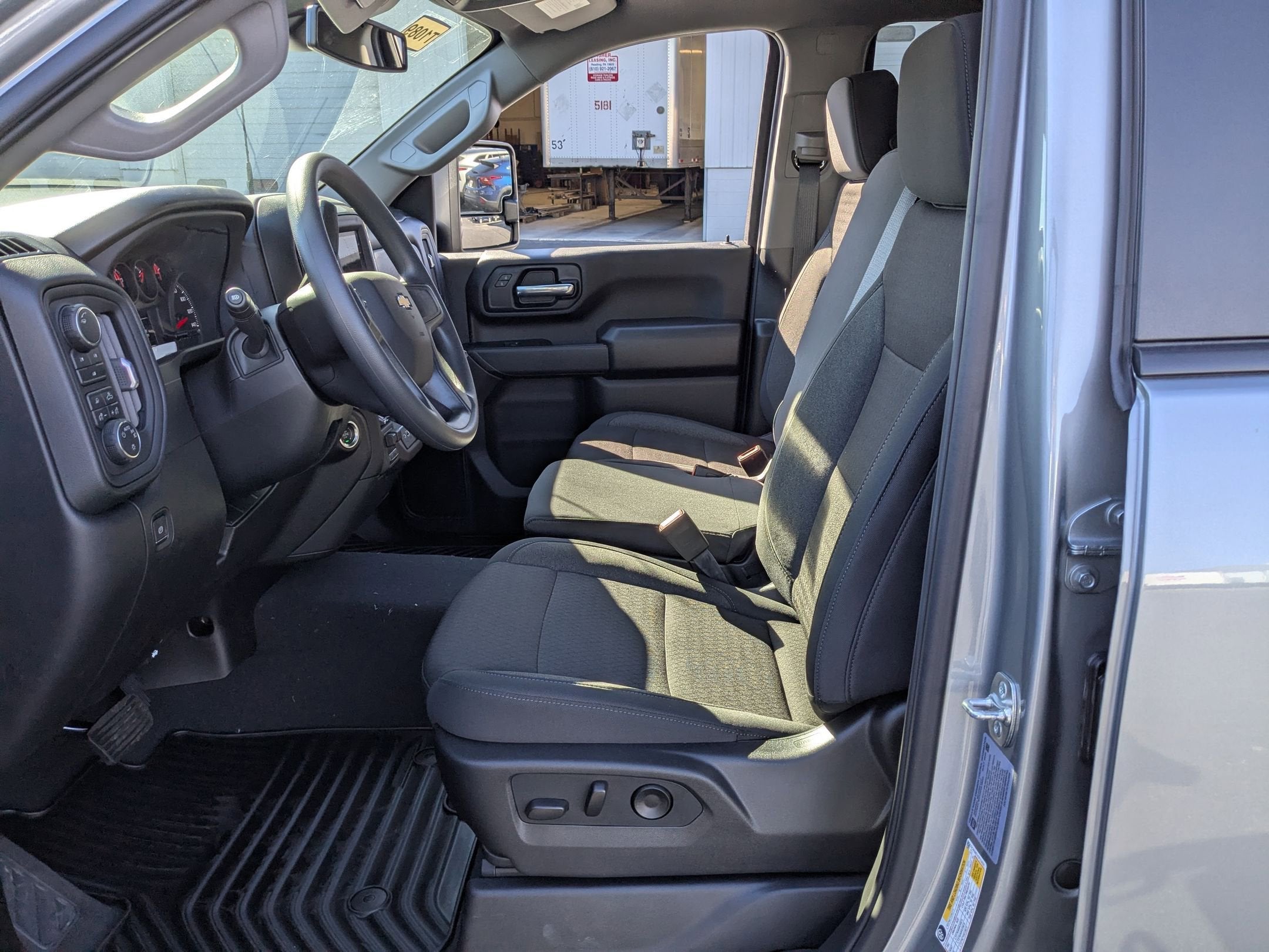 2026 Chevrolet Silverado 2500 HD Custom Crew Cab Standard Box 4WD