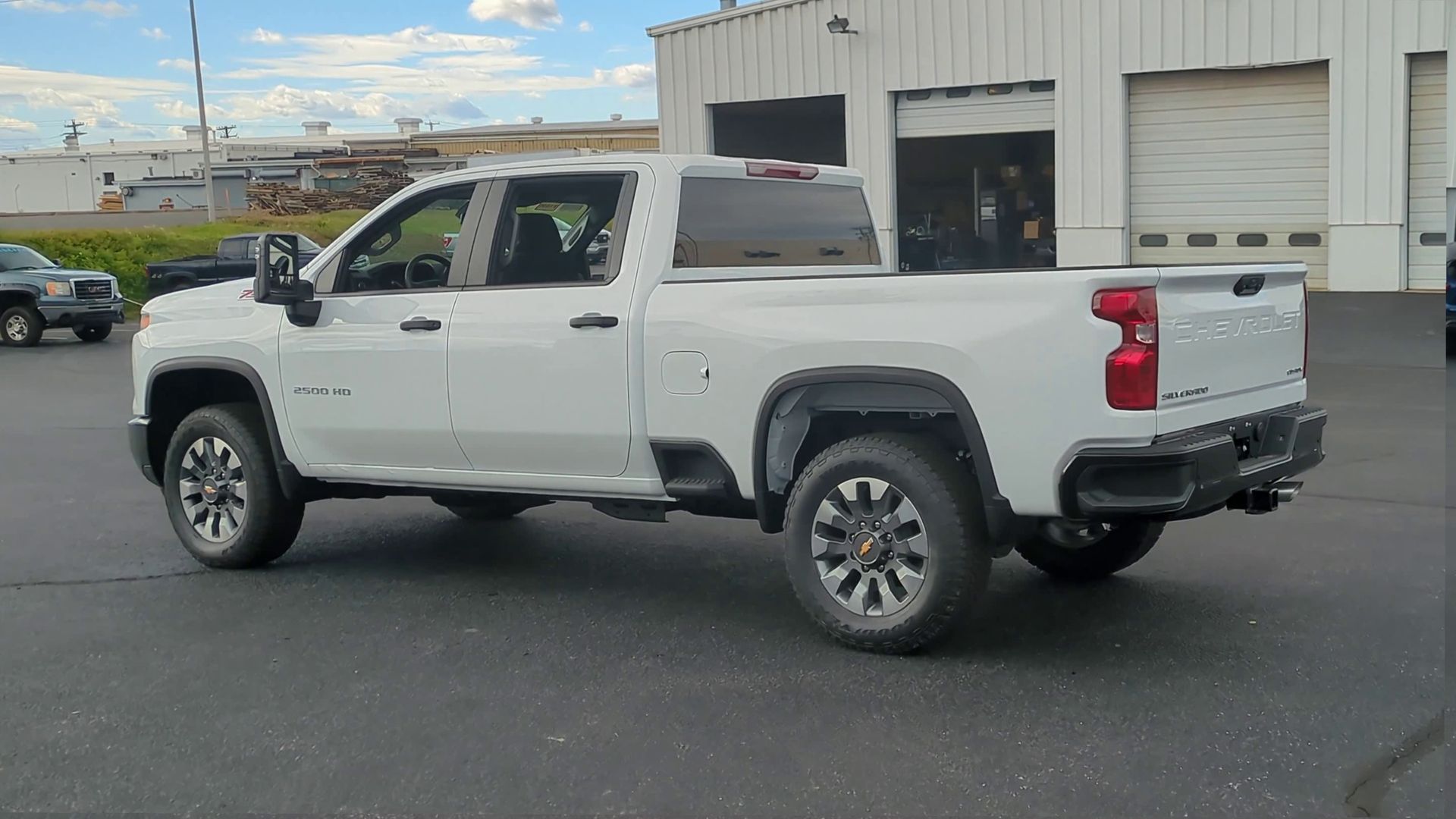 2026 Chevrolet Silverado 2500 HD Custom Crew Cab Standard Box 4WD