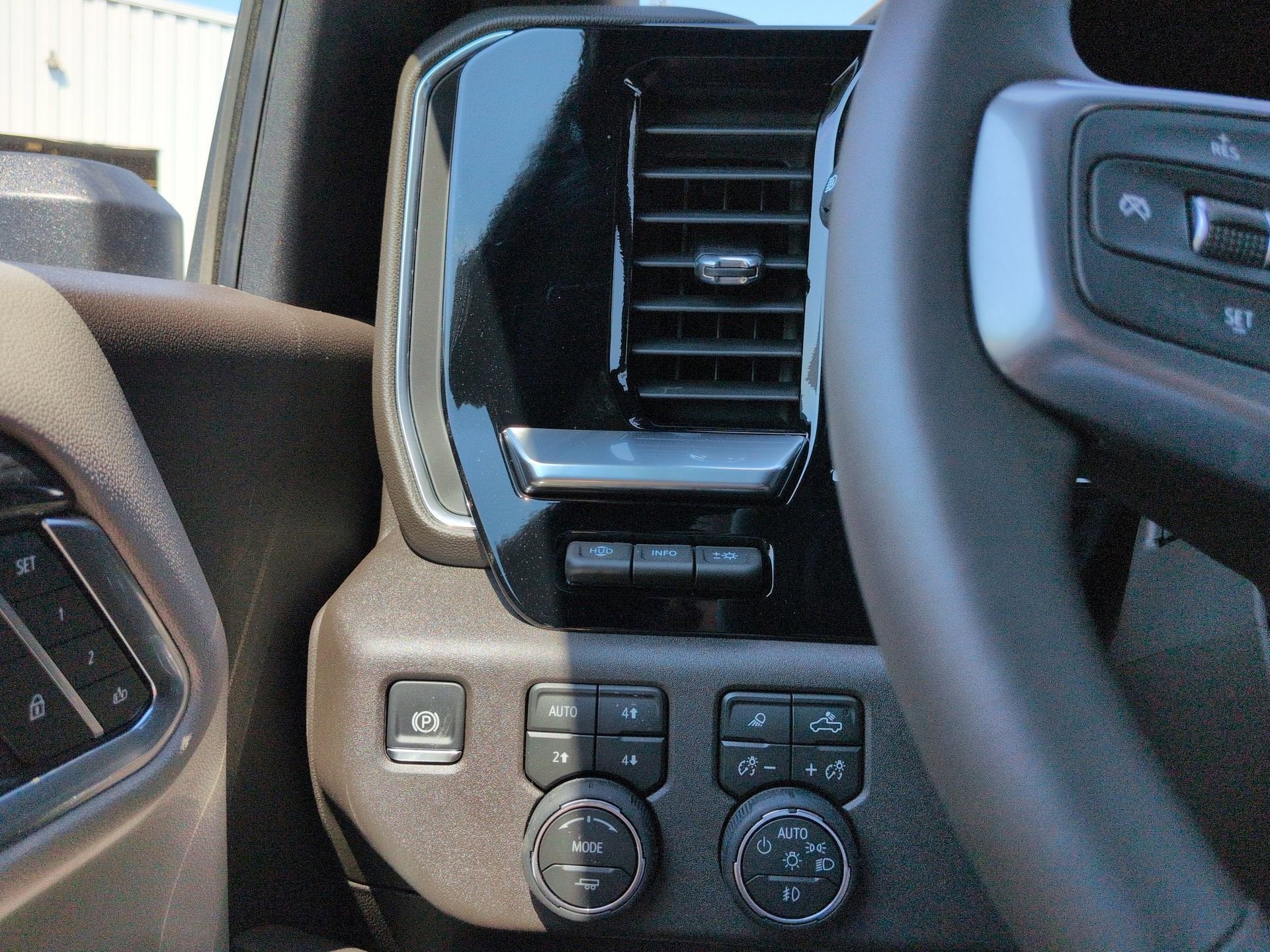 2026 Chevrolet Silverado 3500 HD LTZ DRW Crew Cab Long Box 4WD