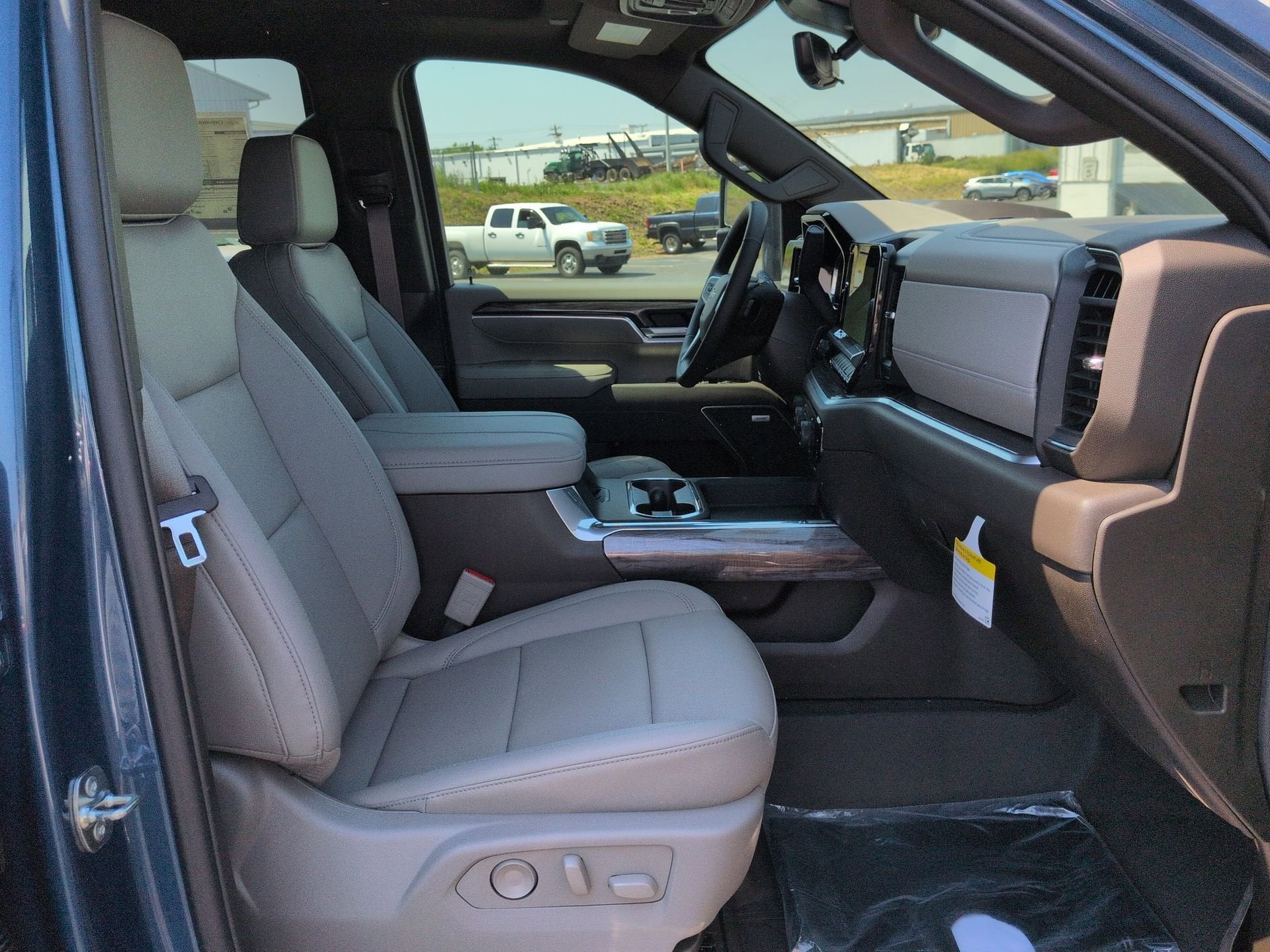 2026 Chevrolet Silverado 3500 HD LTZ DRW Crew Cab Long Box 4WD