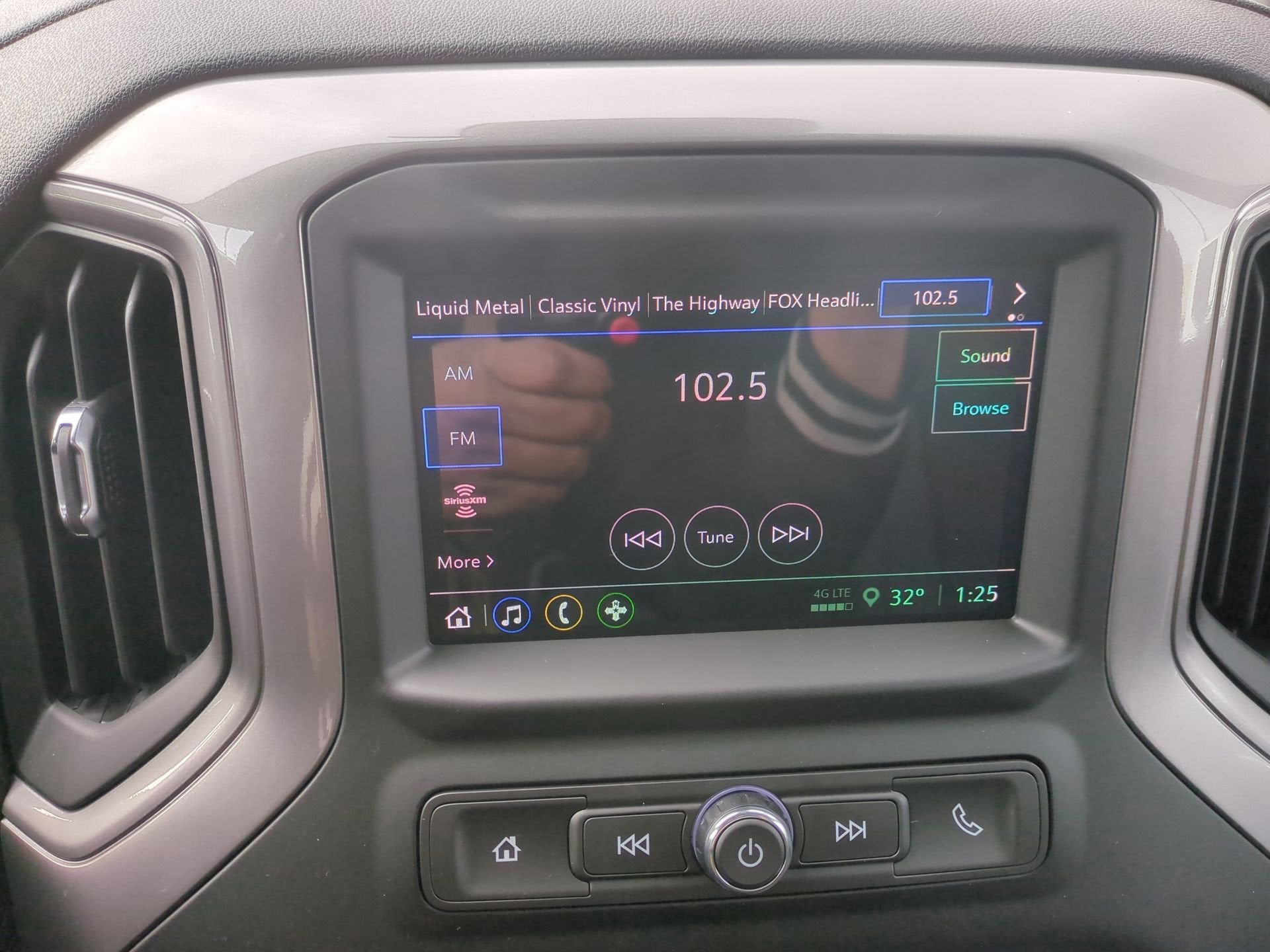 2026 Chevrolet Silverado 1500 Custom Crew Cab Short Box 4WD