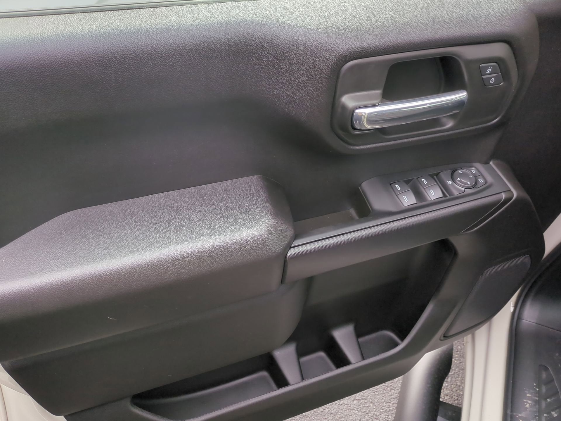 2026 Chevrolet Silverado 1500 Custom Crew Cab Short Box 4WD