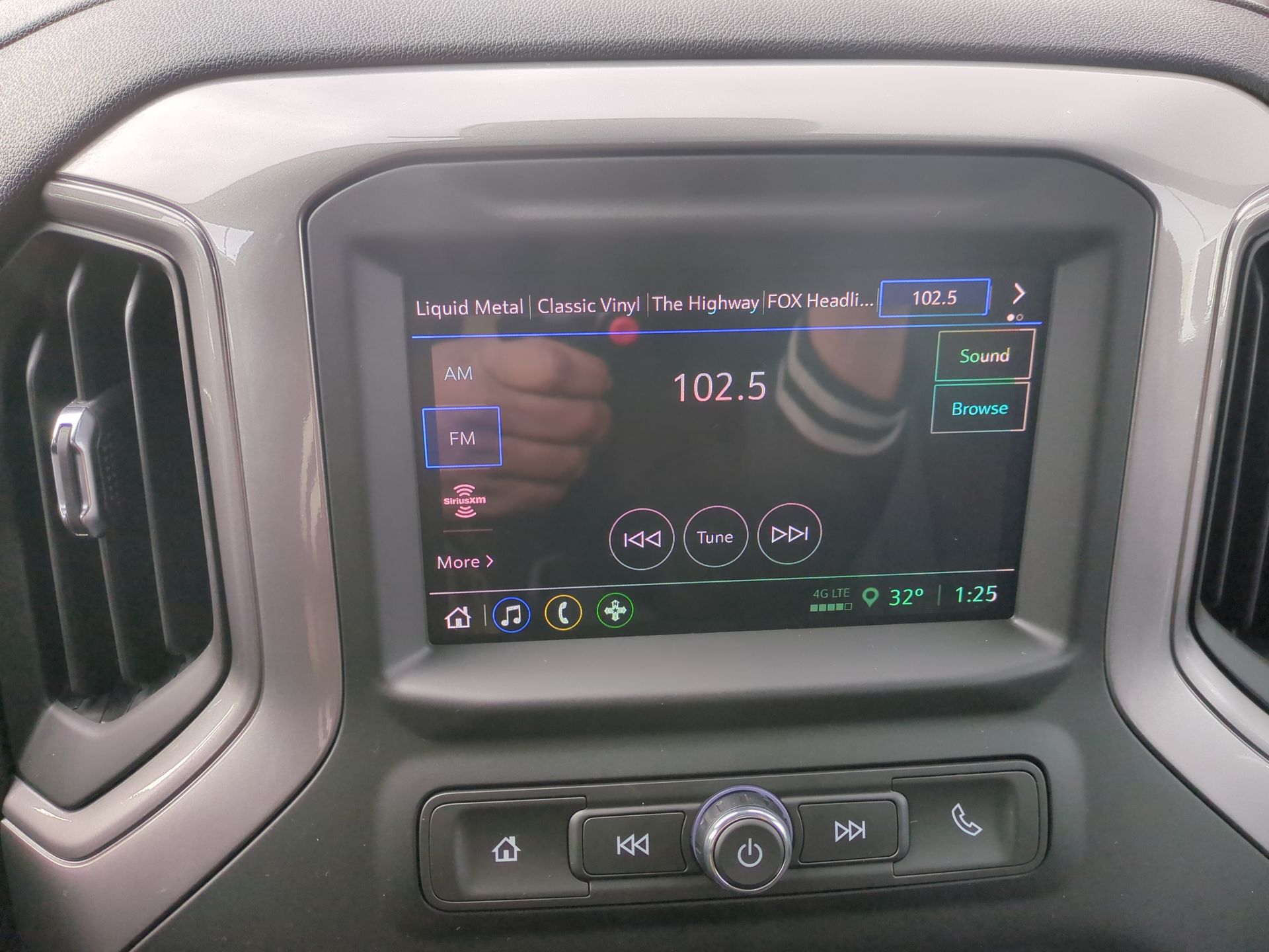 2026 Chevrolet Silverado 1500 Custom Crew Cab Short Box 4WD