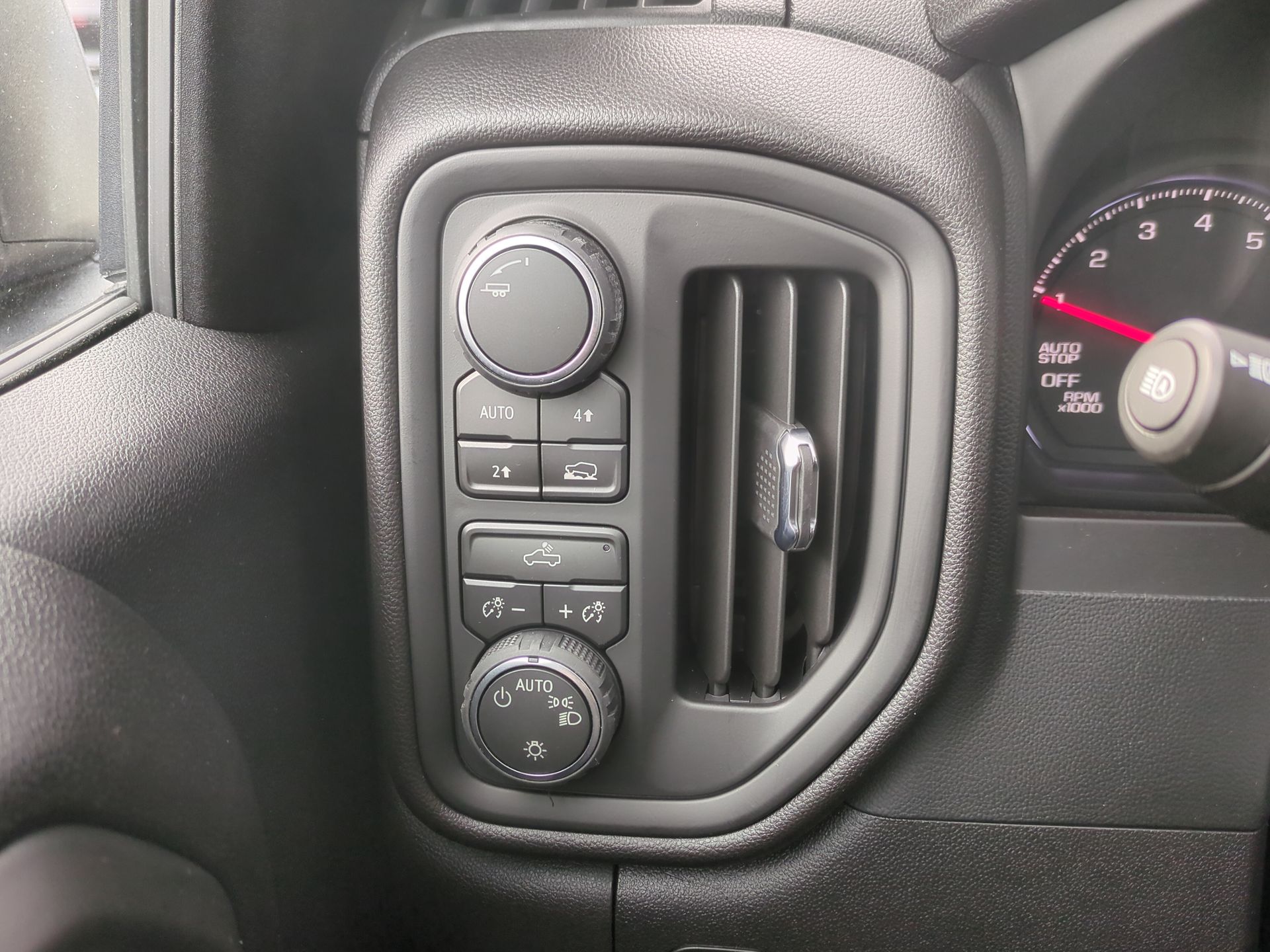 2026 Chevrolet Silverado 1500 Custom Crew Cab Short Box 4WD