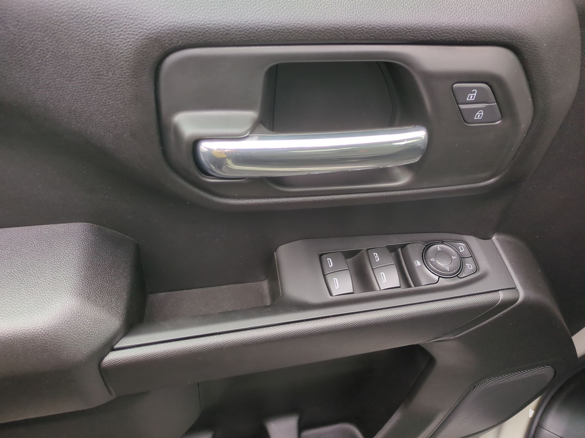 2026 Chevrolet Silverado 1500 Custom Crew Cab Short Box 4WD