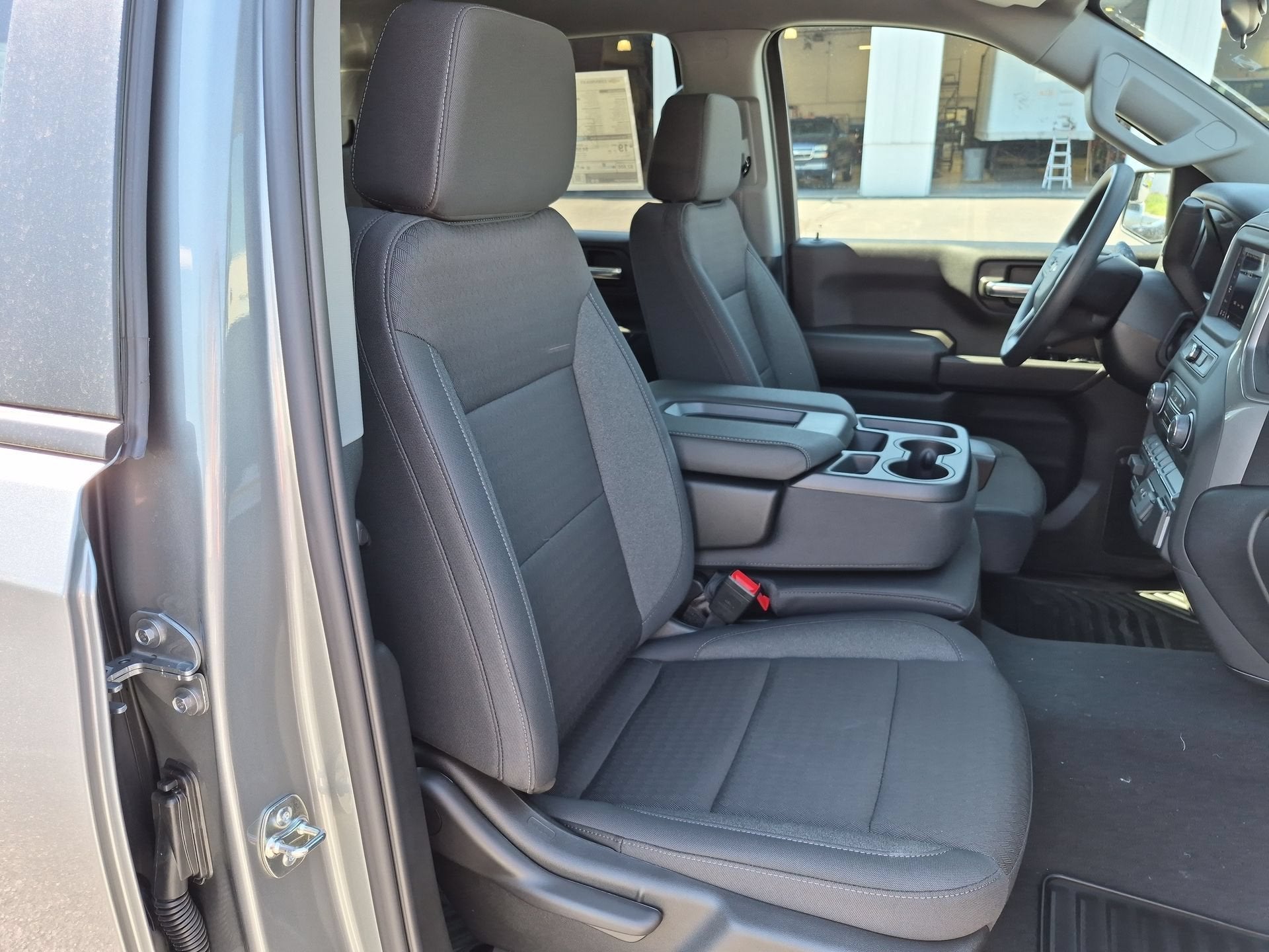 2026 Chevrolet Silverado 1500 Custom Crew Cab Standard Box 4WD