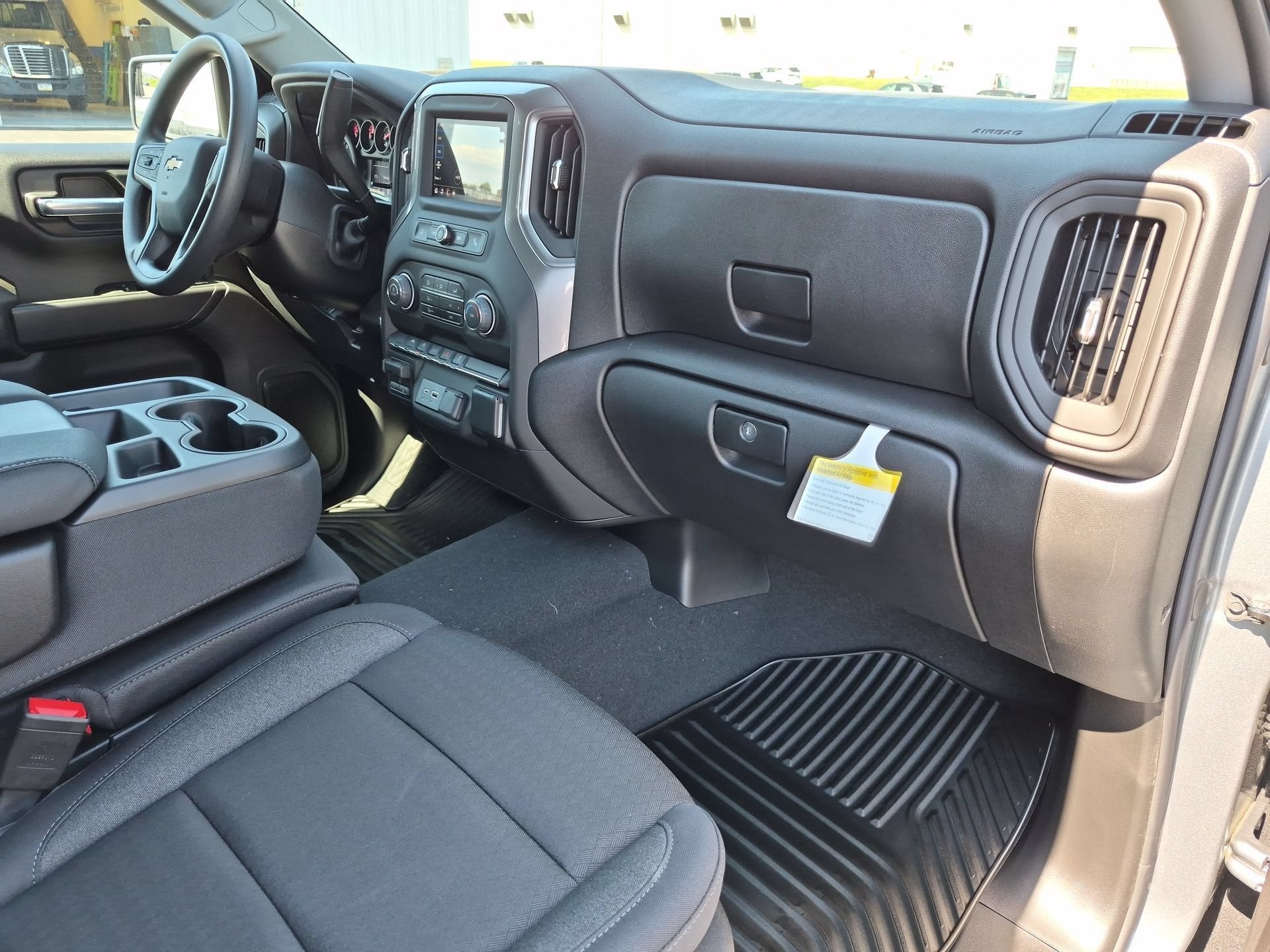2026 Chevrolet Silverado 1500 Custom Crew Cab Standard Box 4WD