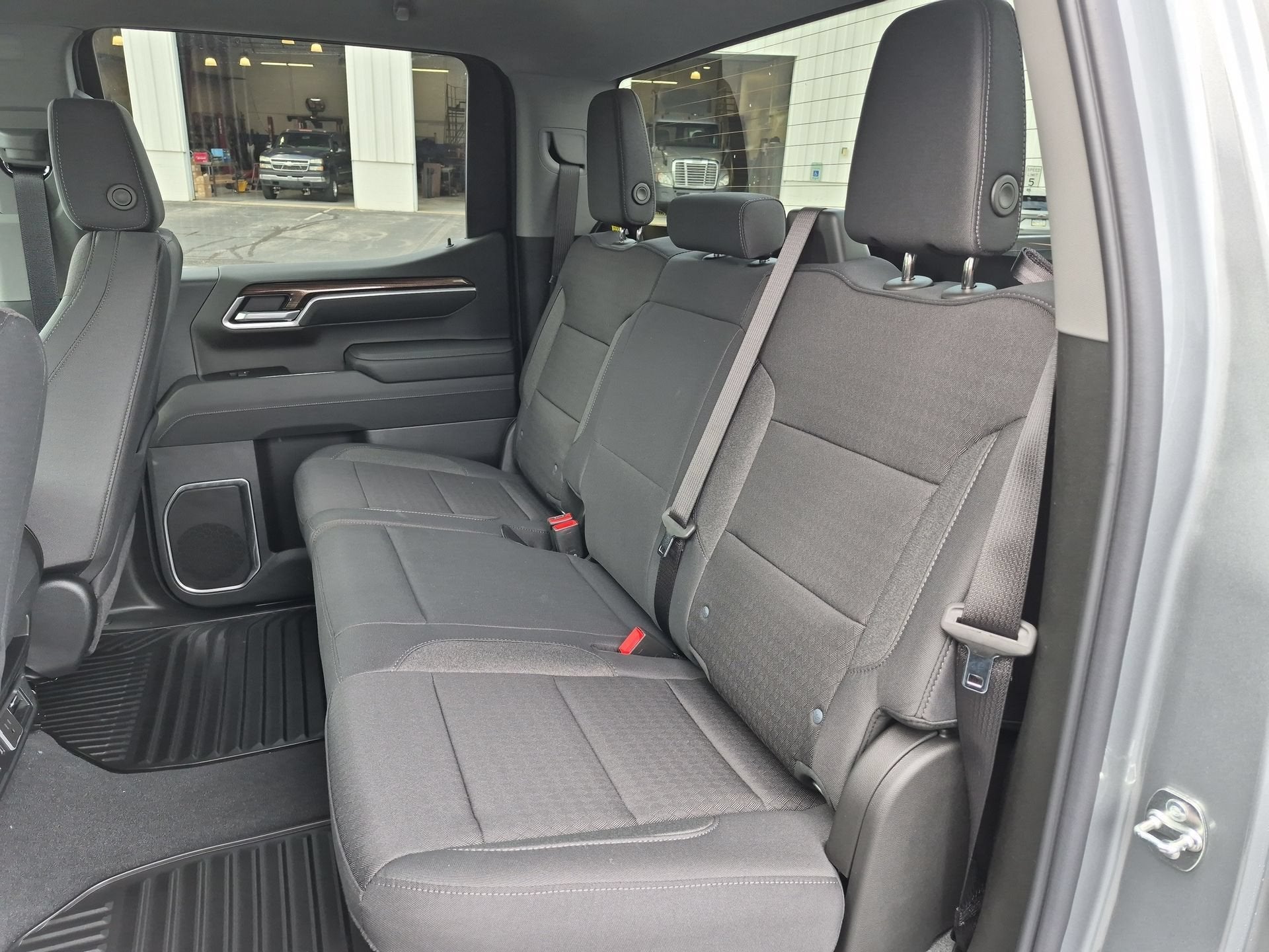 2026 Chevrolet Silverado 1500 LT (2FL) Crew Cab Short Box 4WD