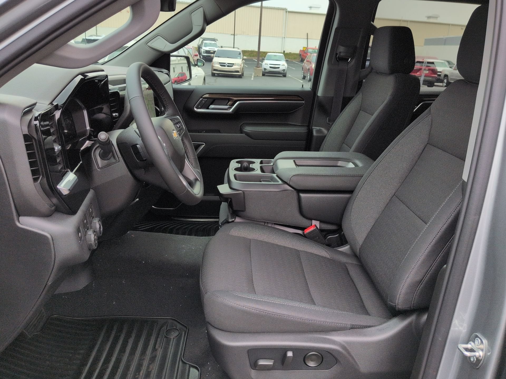 2026 Chevrolet Silverado 1500 LT (2FL) Crew Cab Short Box 4WD