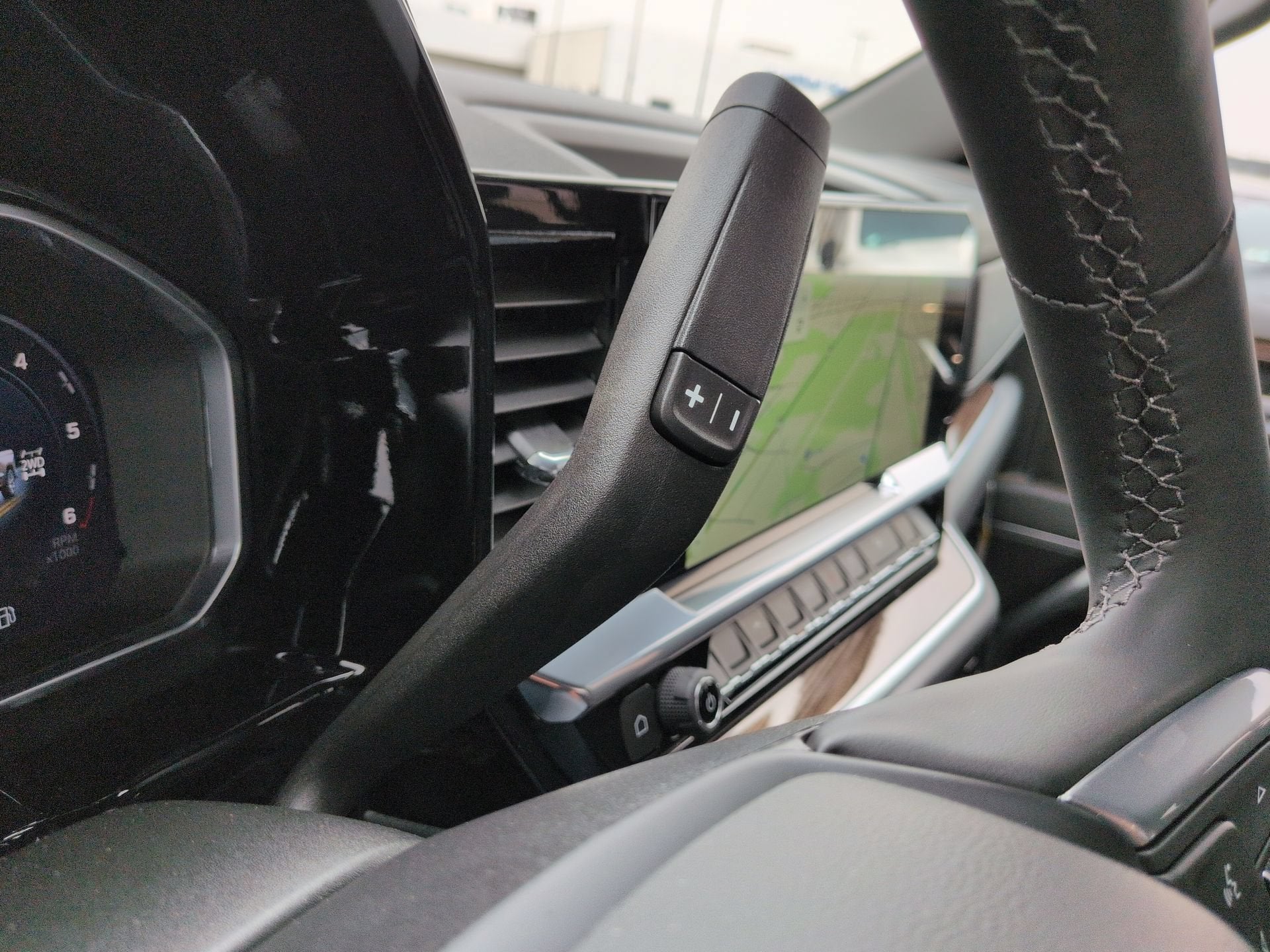 2026 Chevrolet Silverado 1500 LT (2FL) Crew Cab Short Box 4WD