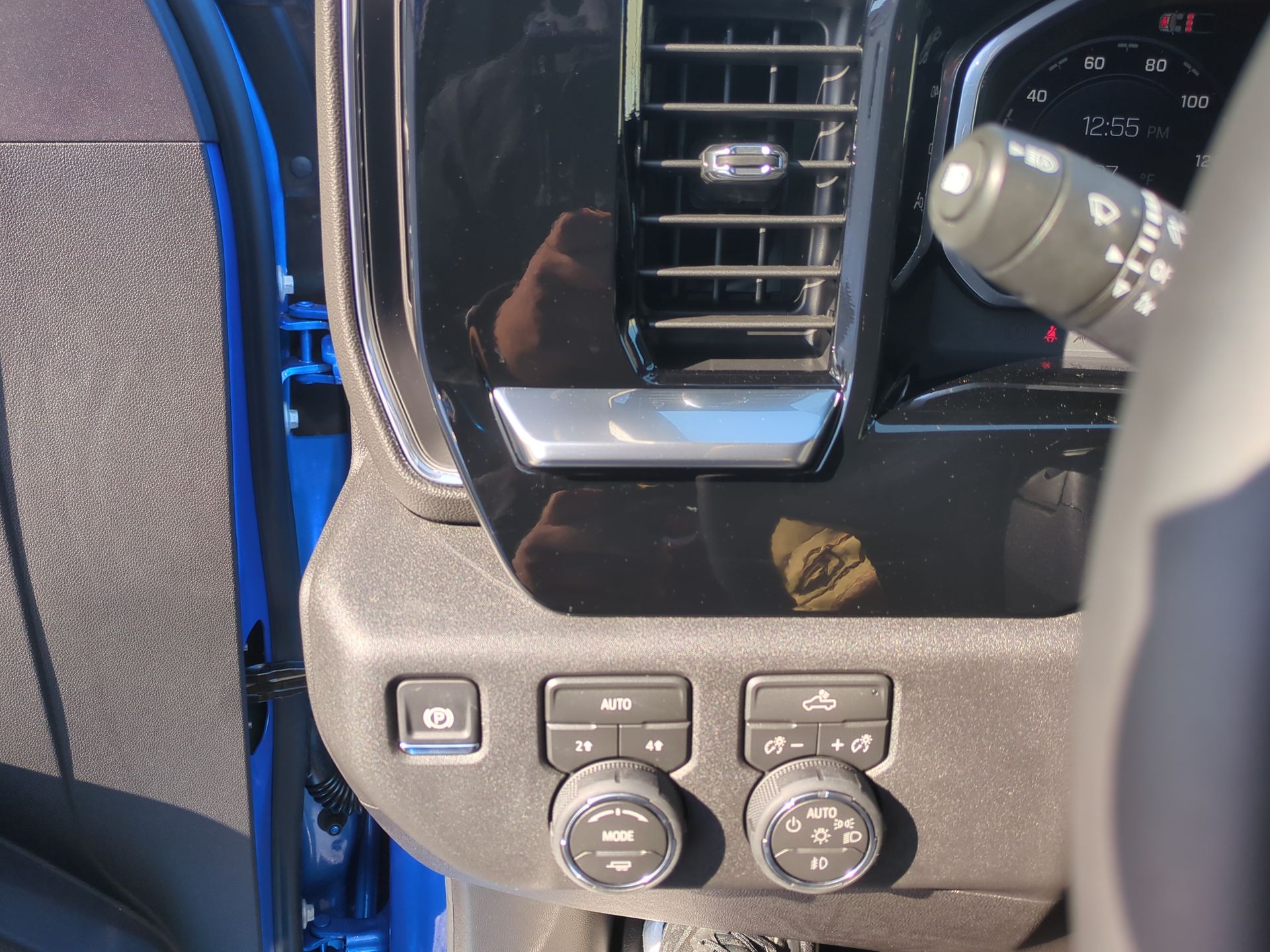 2026 Chevrolet Silverado 1500 RST Crew Cab Short Box 4WD