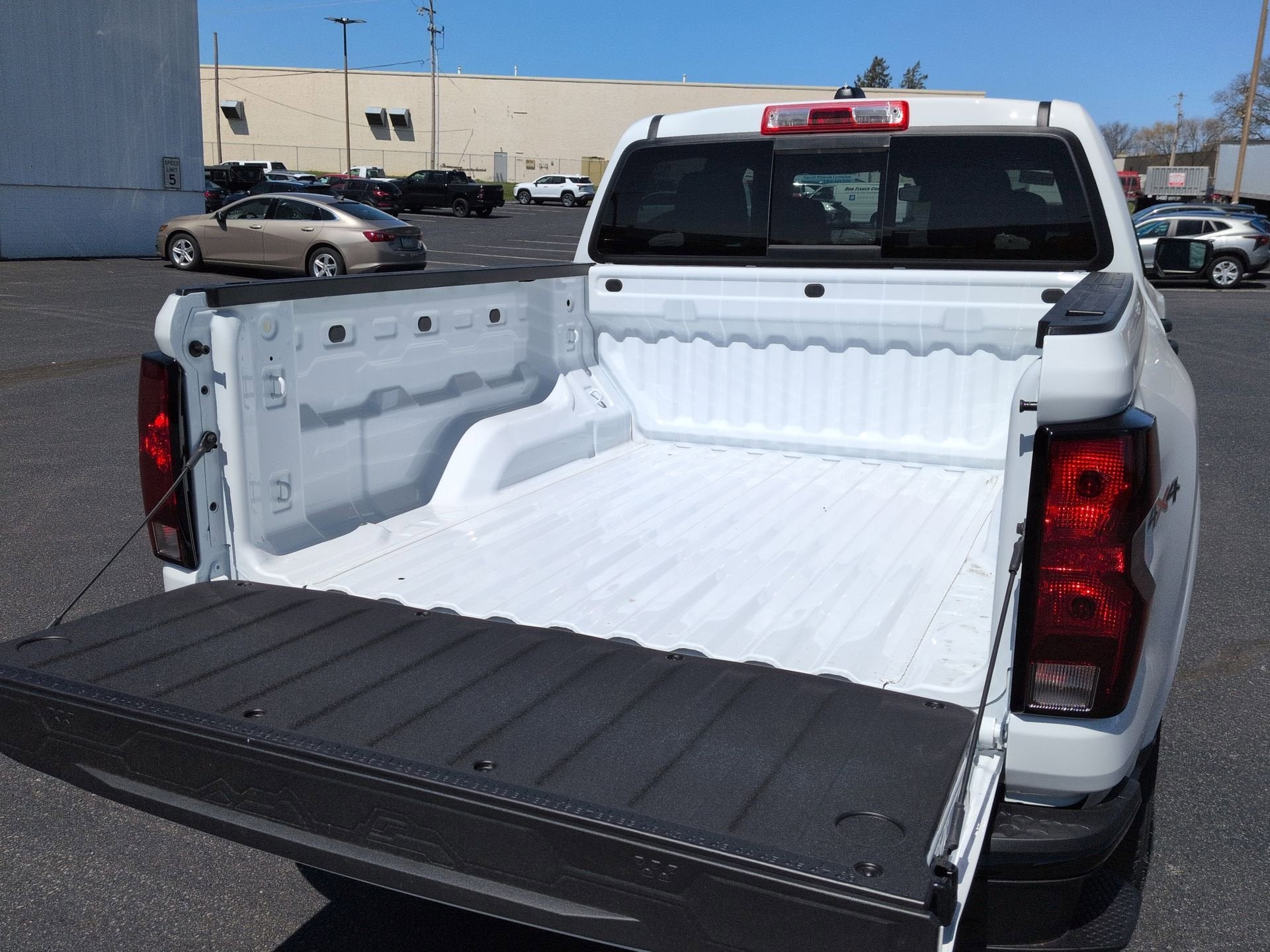 2026 Chevrolet Colorado WT Crew Cab Short Box 4WD