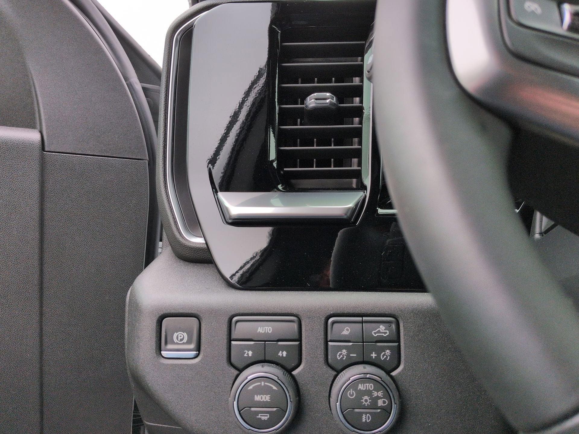 2026 Chevrolet Silverado 1500 RST Crew Cab Short Box 4WD