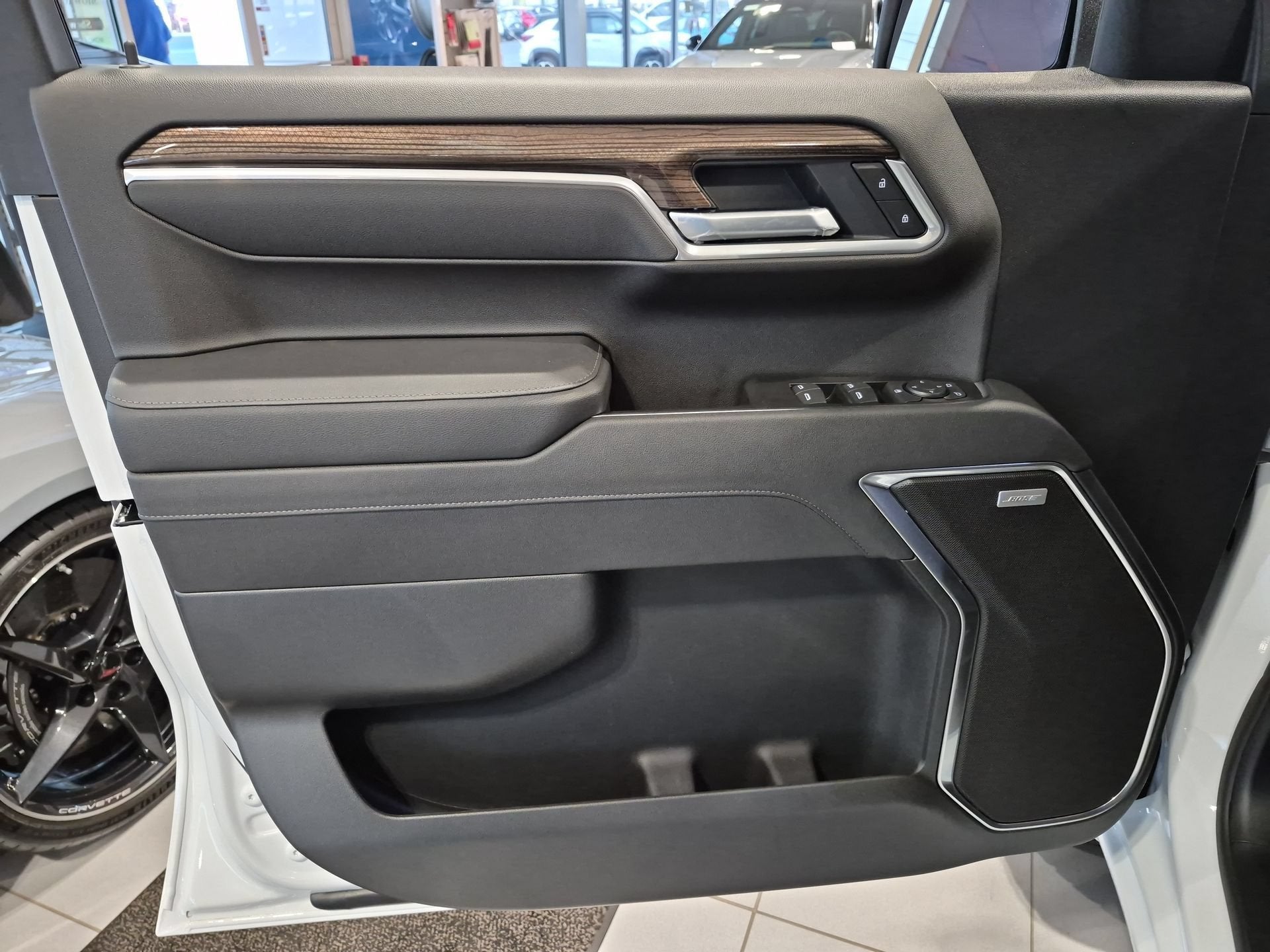 2026 Chevrolet Silverado 1500 RST Crew Cab Short Box 4WD