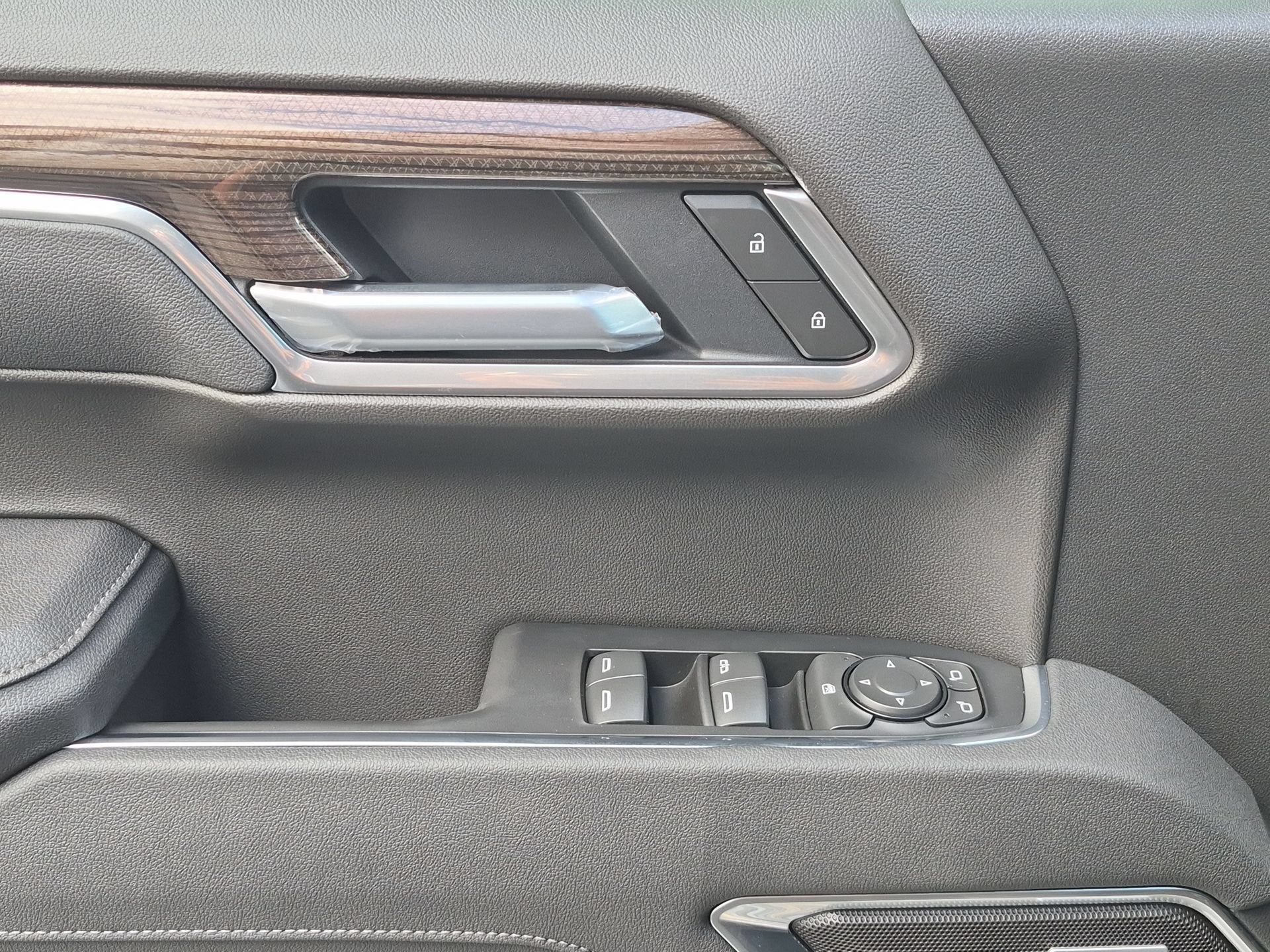 2026 Chevrolet Silverado 1500 RST Crew Cab Short Box 4WD