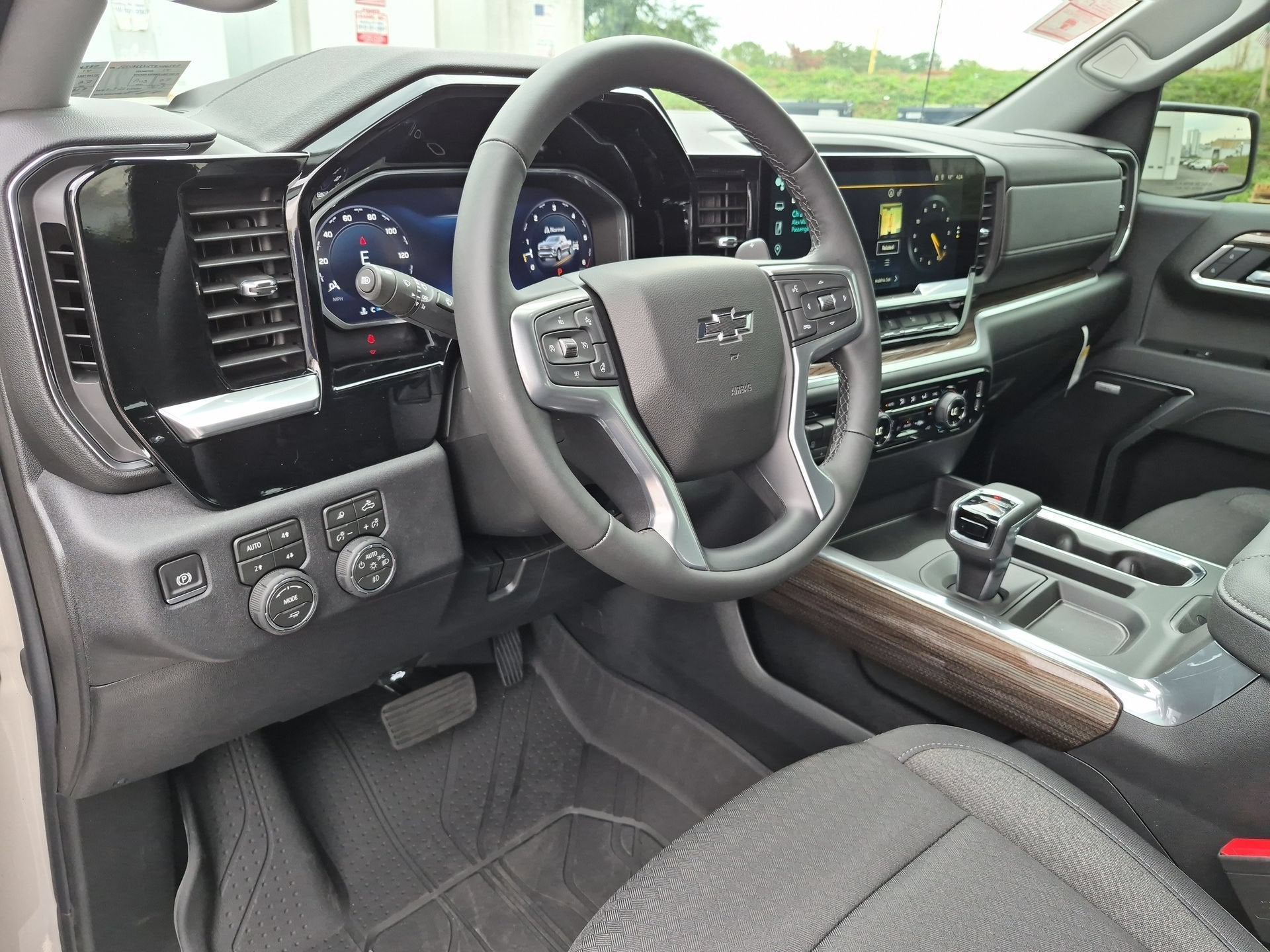 2026 Chevrolet Silverado 1500 RST Crew Cab Short Box 4WD