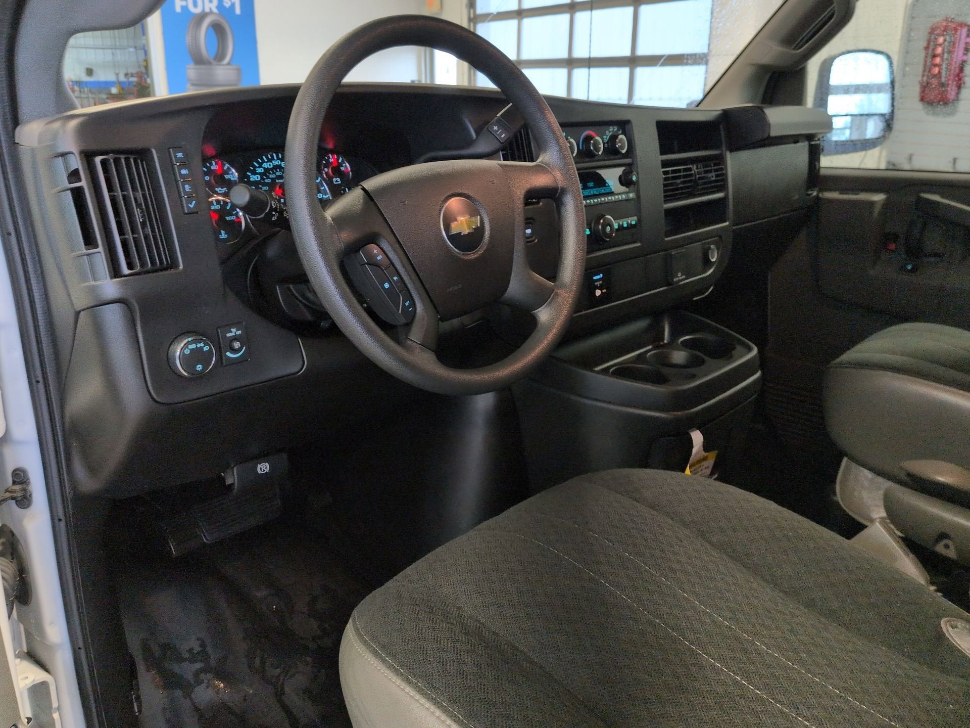 2024 Chevrolet Express Cargo 2500 WT