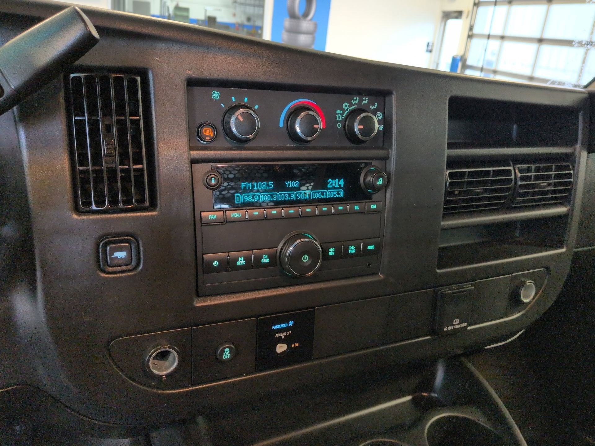 2024 Chevrolet Express Cargo 2500 WT