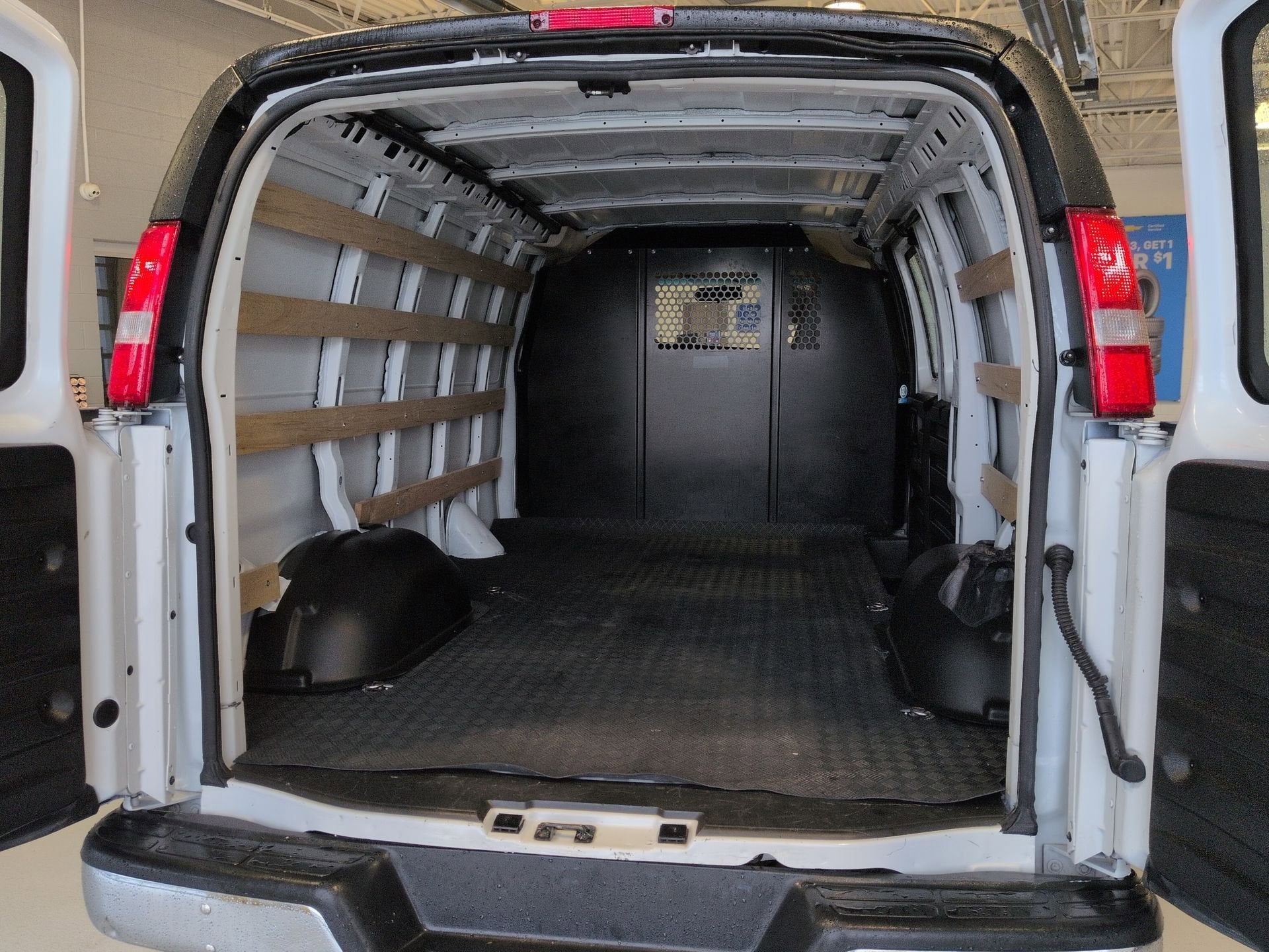 2024 Chevrolet Express Cargo 2500 WT