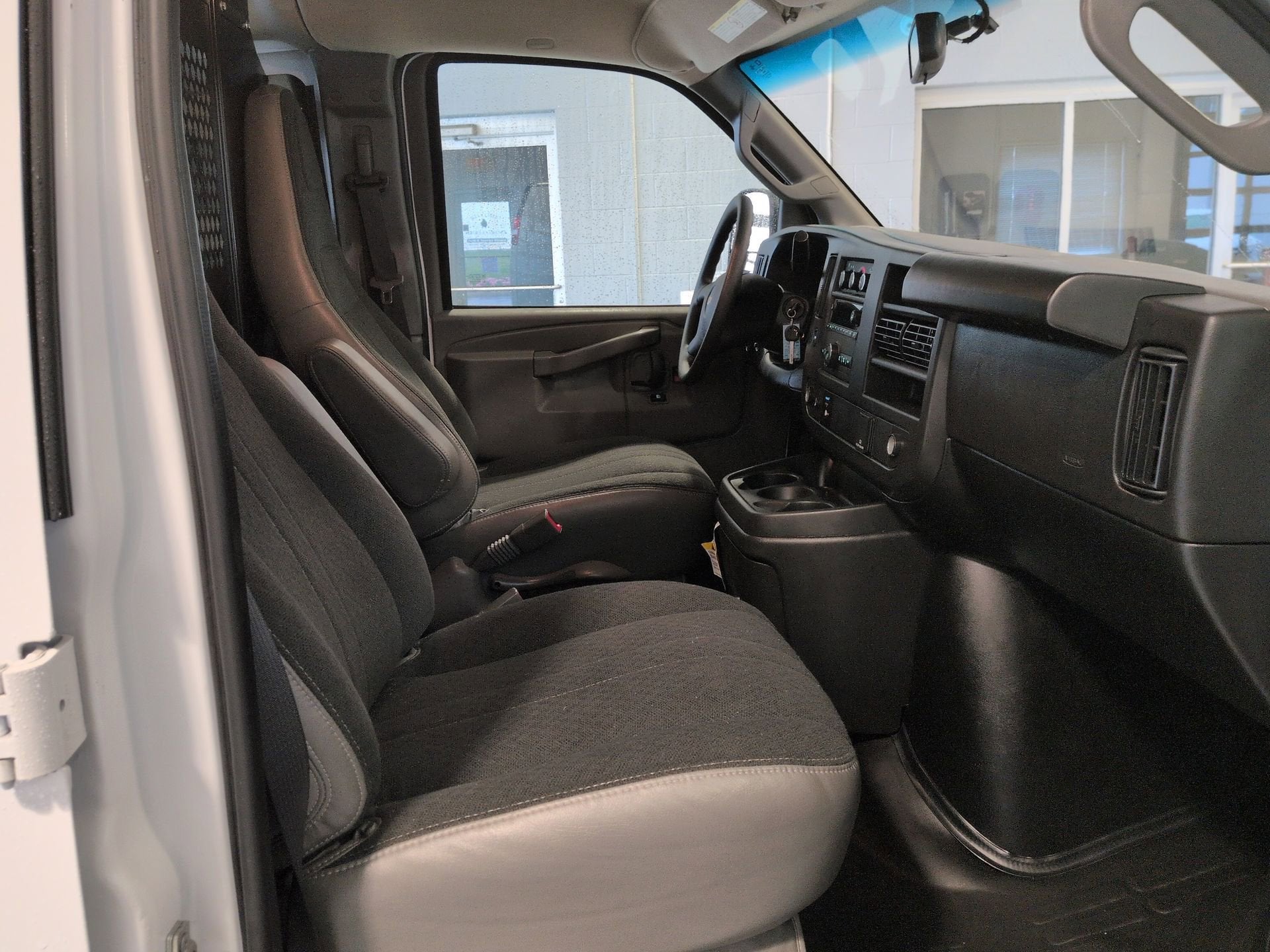 2024 Chevrolet Express Cargo 2500 WT