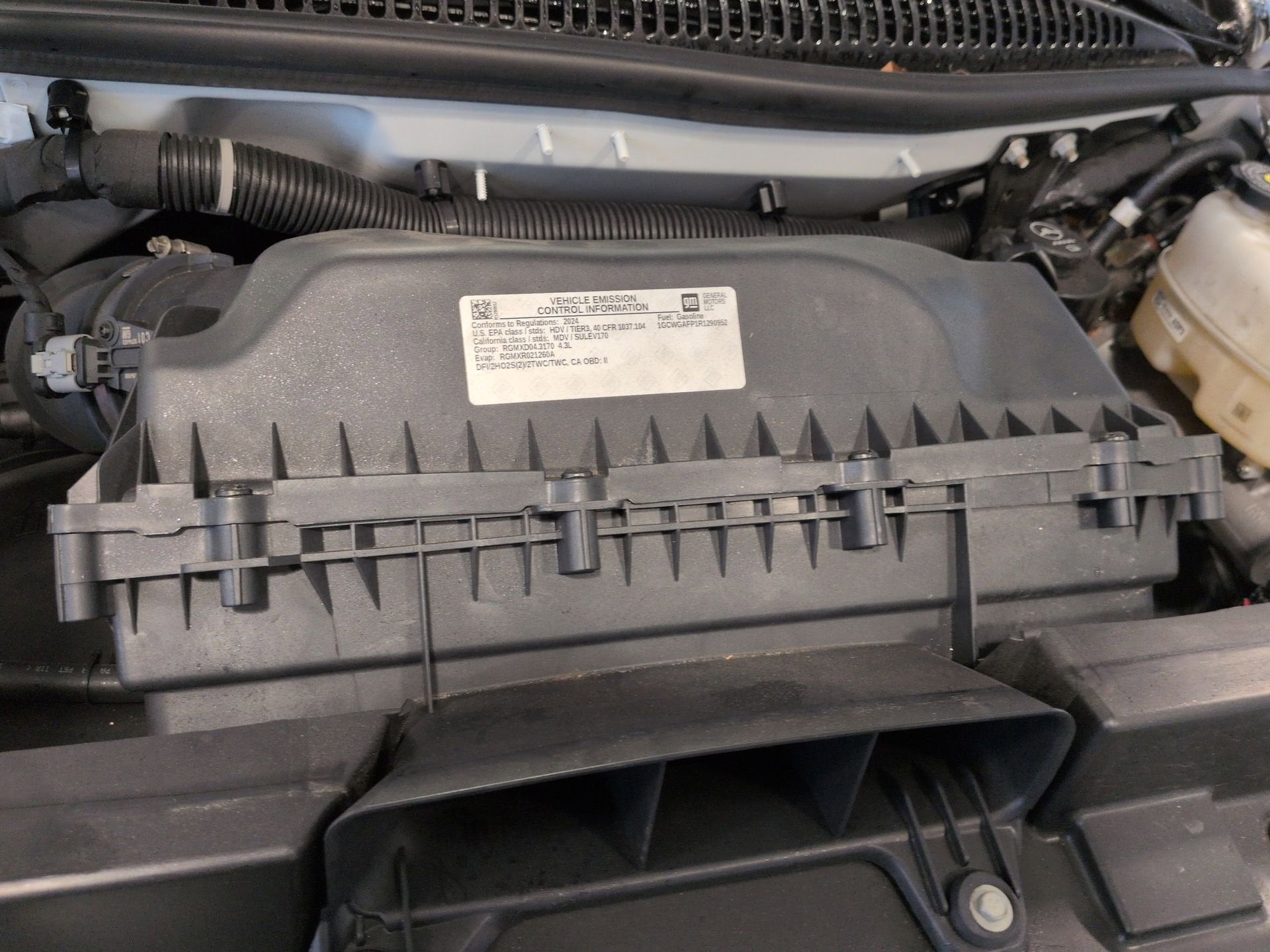 2024 Chevrolet Express Cargo 2500 WT