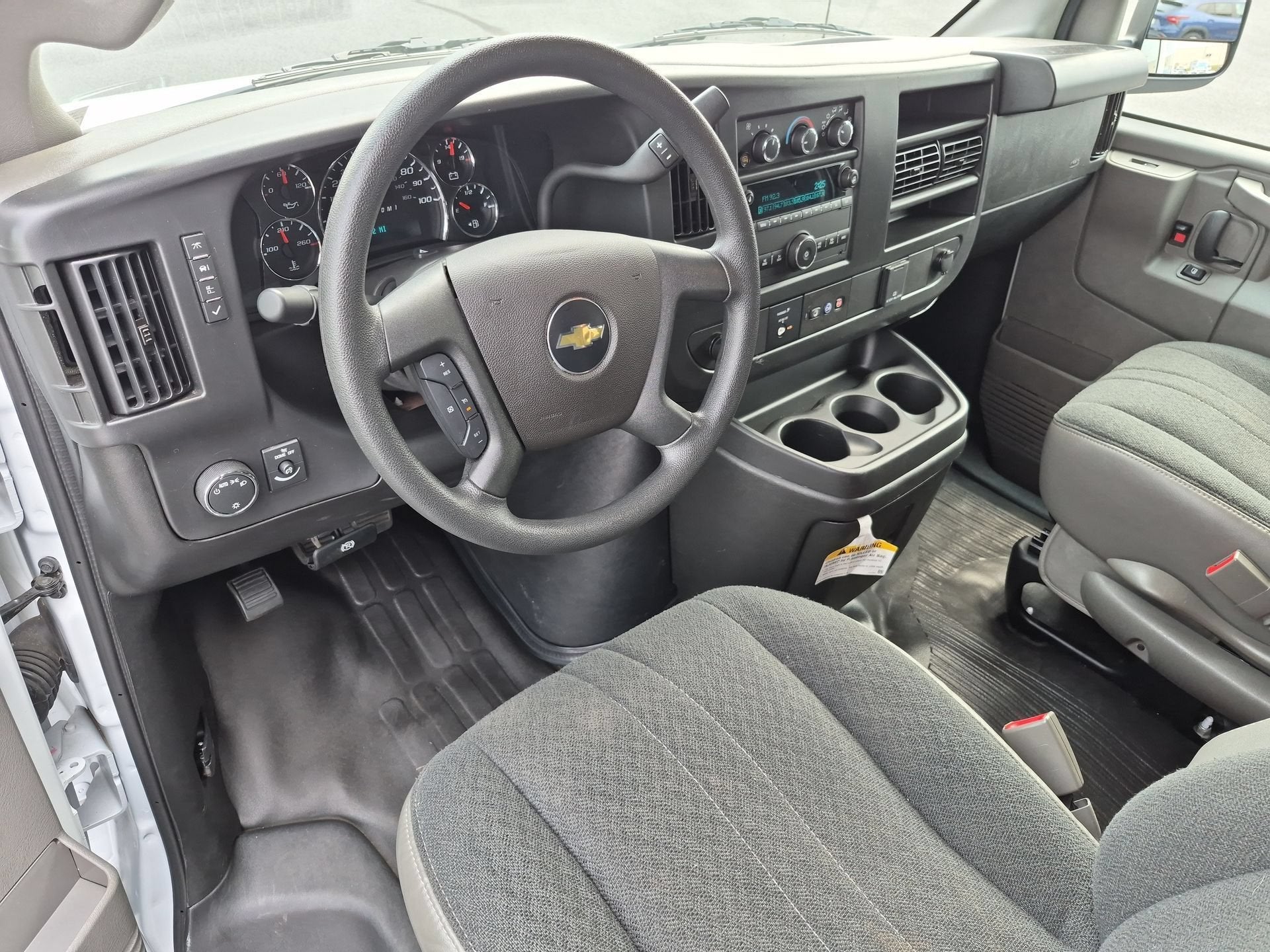 2025 Chevrolet Express Cargo WT