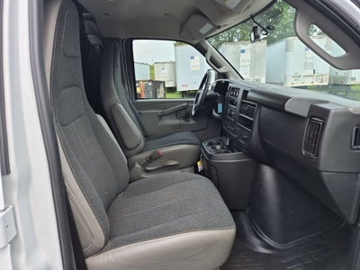 2025 Chevrolet Express Cargo WT