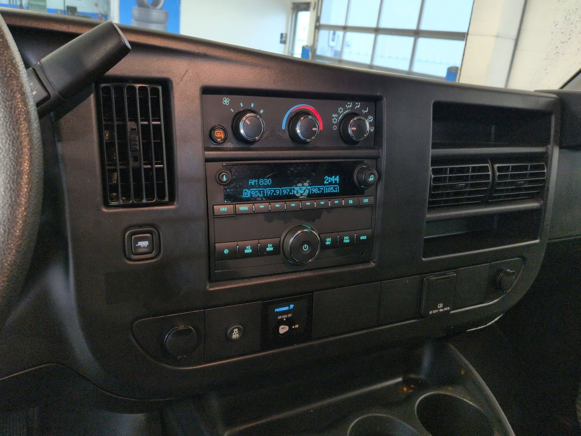 2024 Chevrolet Express Cargo 2500 WT