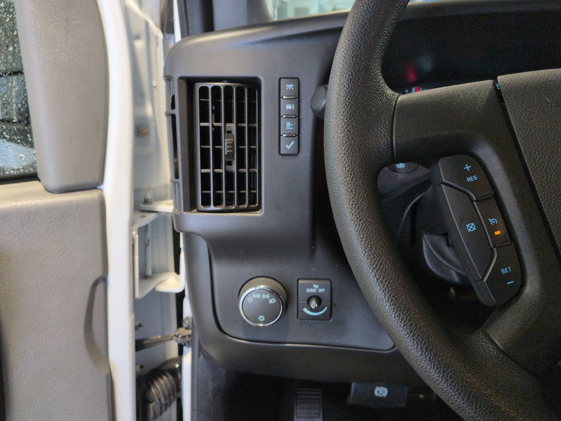 2024 Chevrolet Express Cargo 2500 WT
