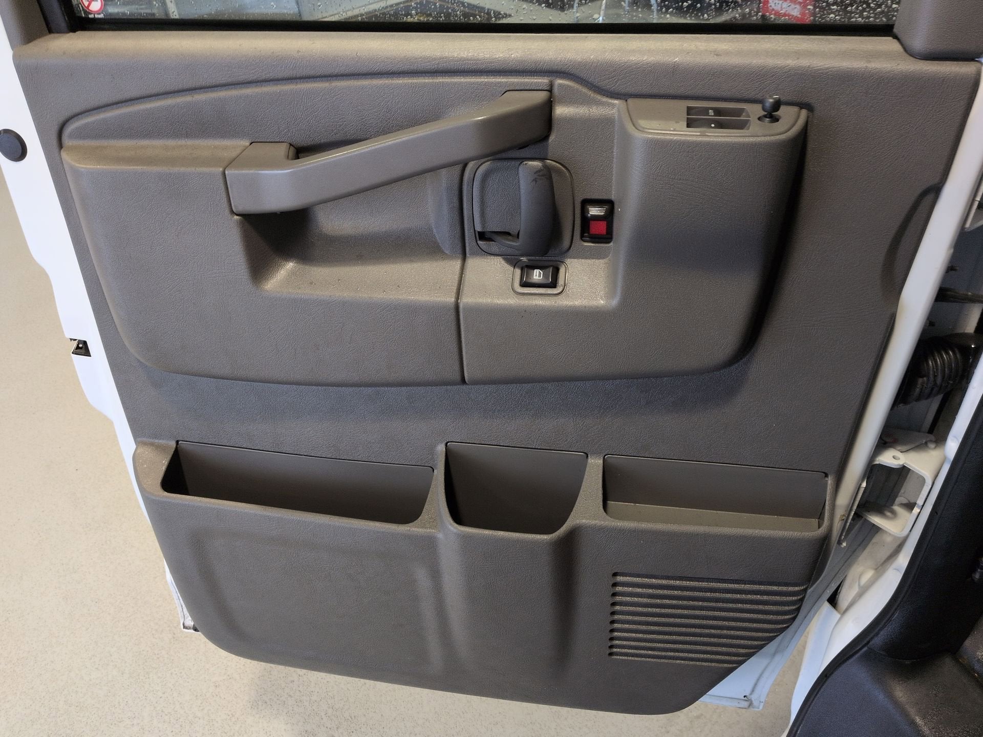 2024 Chevrolet Express Cargo 2500 WT