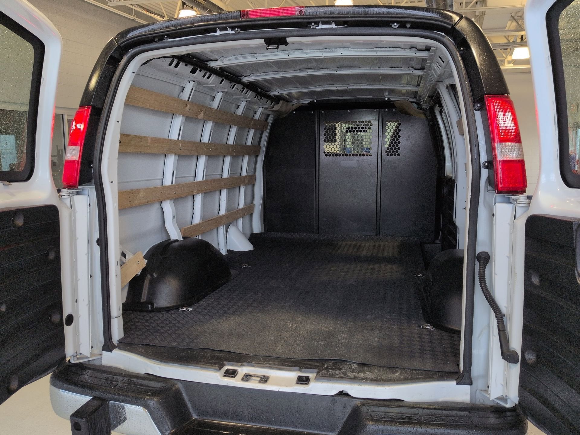 2024 Chevrolet Express Cargo 2500 WT