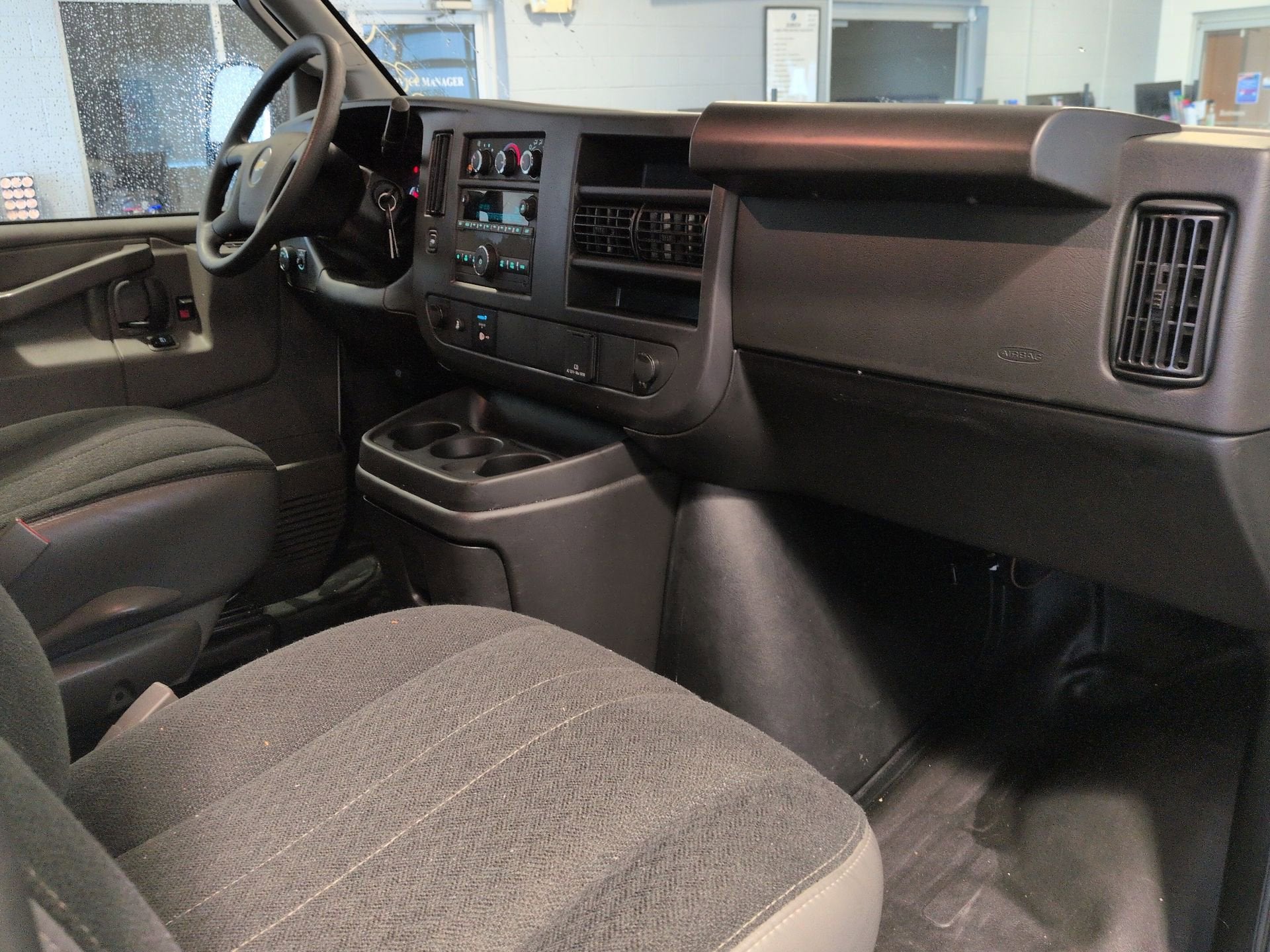 2024 Chevrolet Express Cargo 2500 WT
