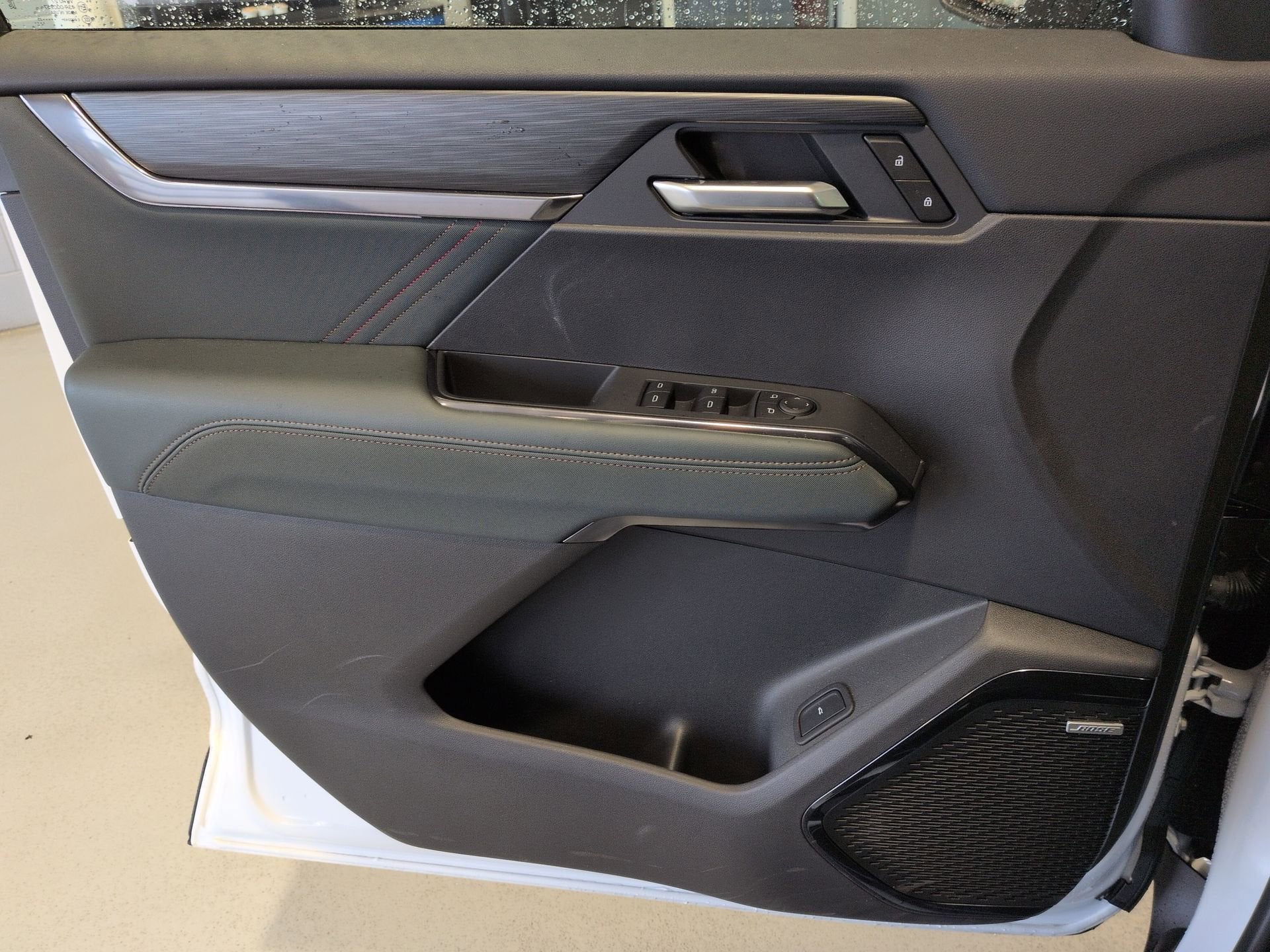 2025 GMC Acadia AT4