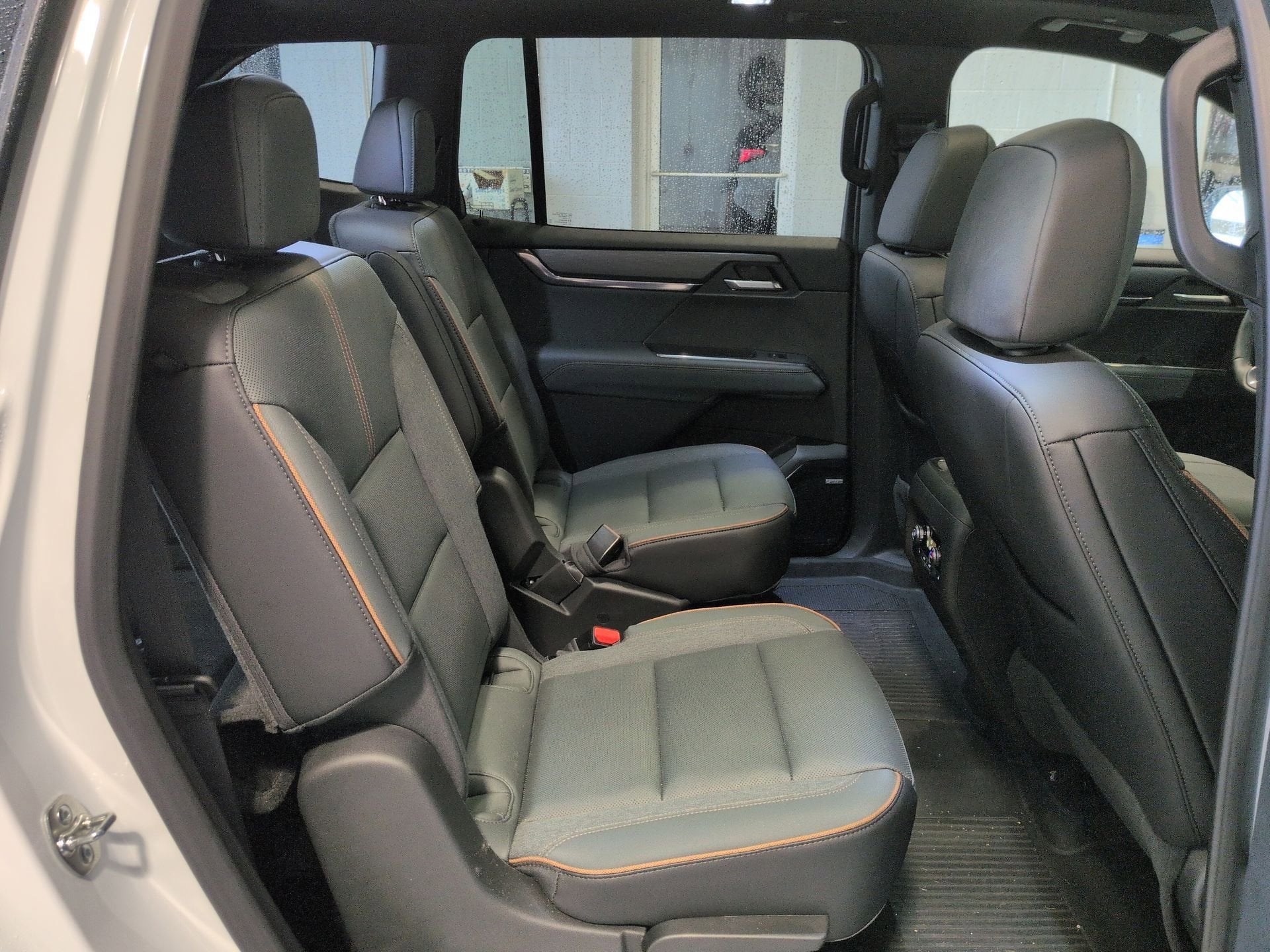 2025 GMC Acadia AT4