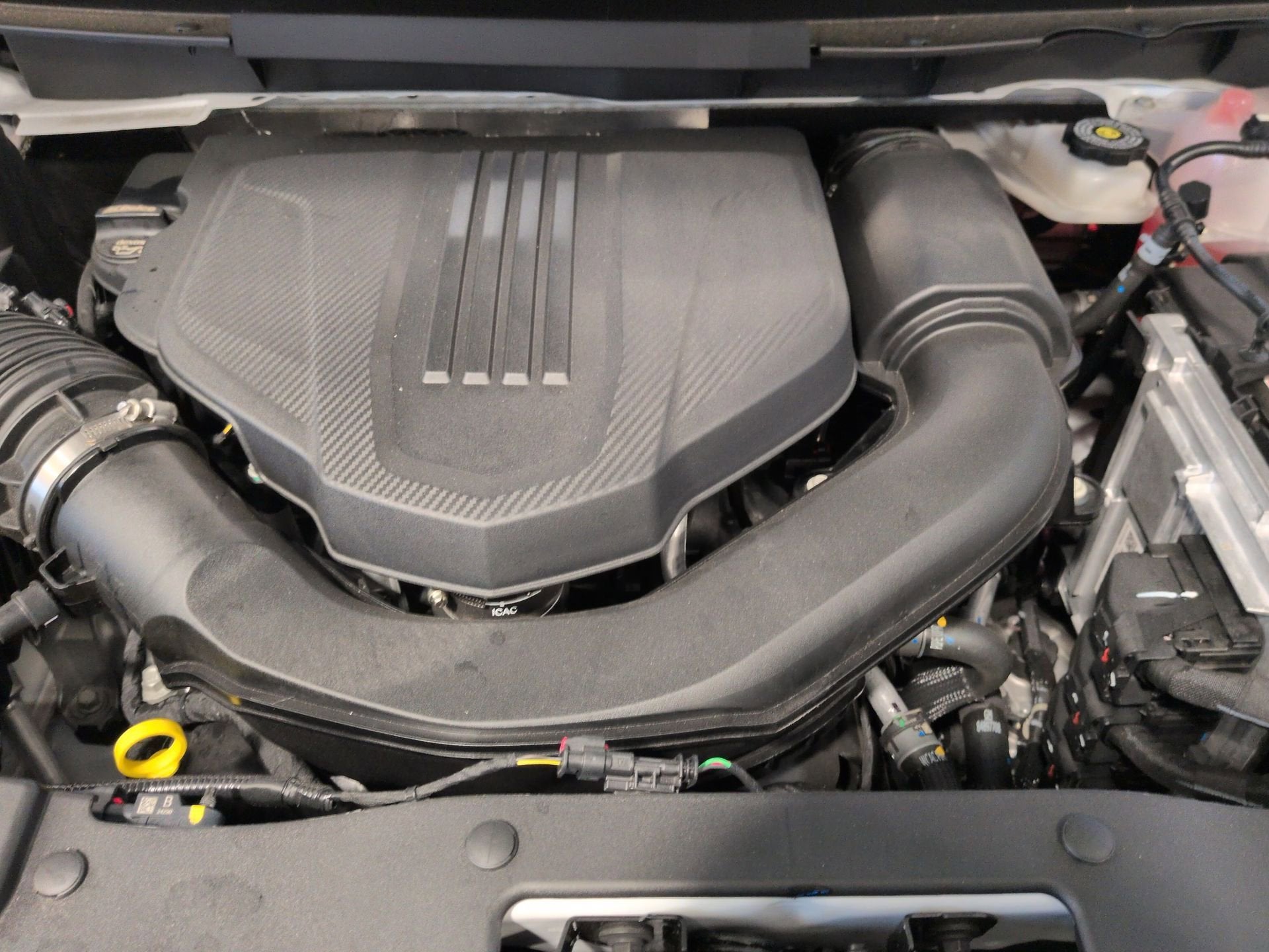 2025 GMC Acadia AT4