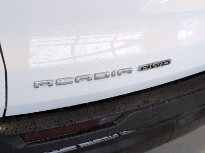 2025 GMC Acadia AT4