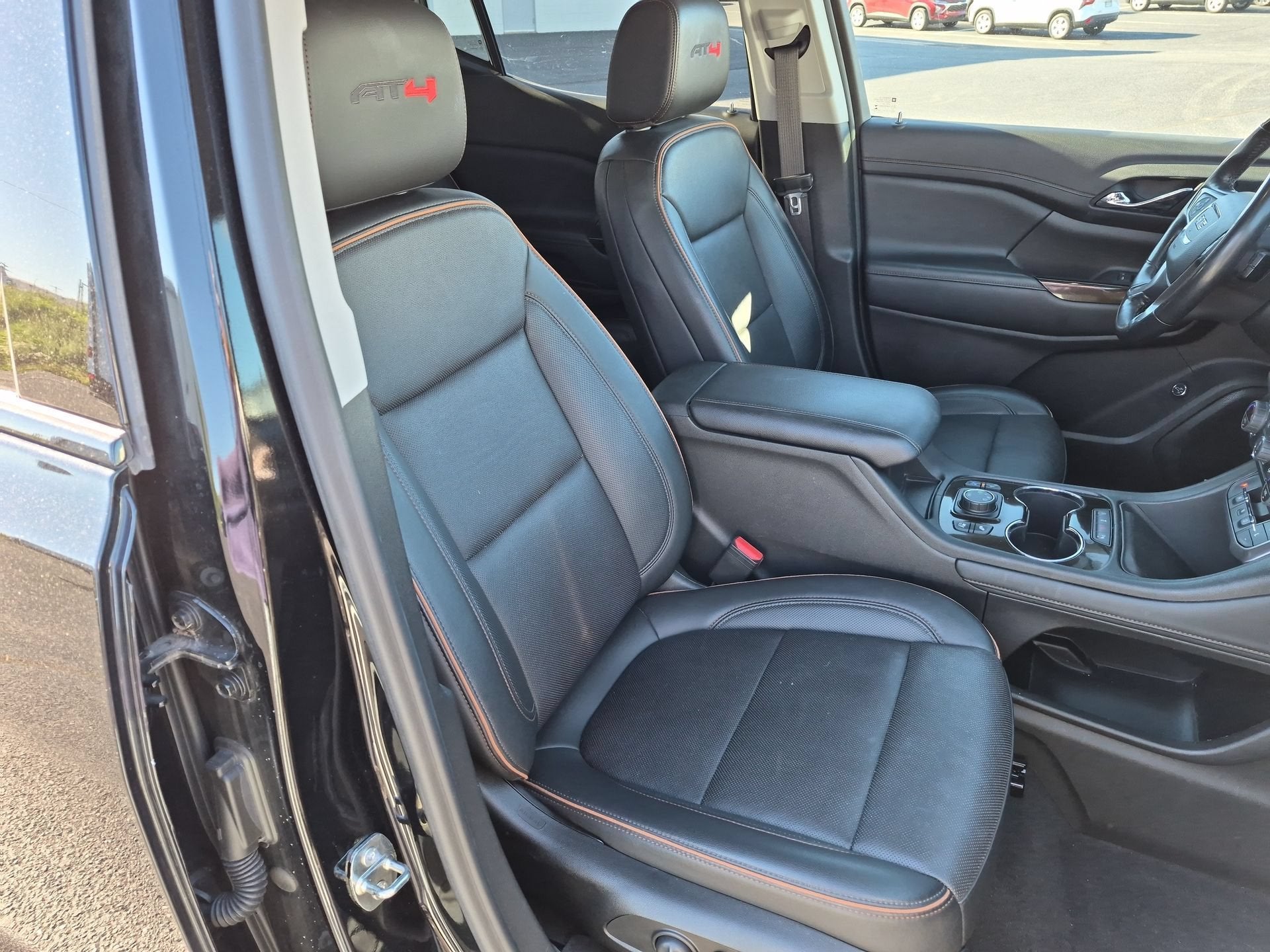 2022 GMC Acadia AT4