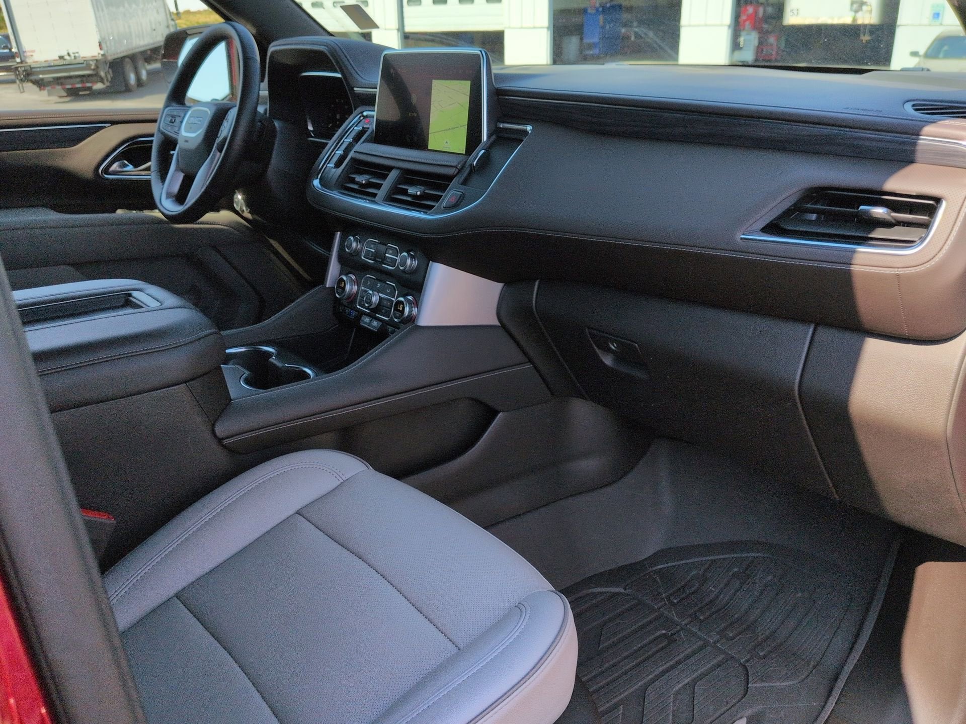 2024 GMC Yukon XL SLT