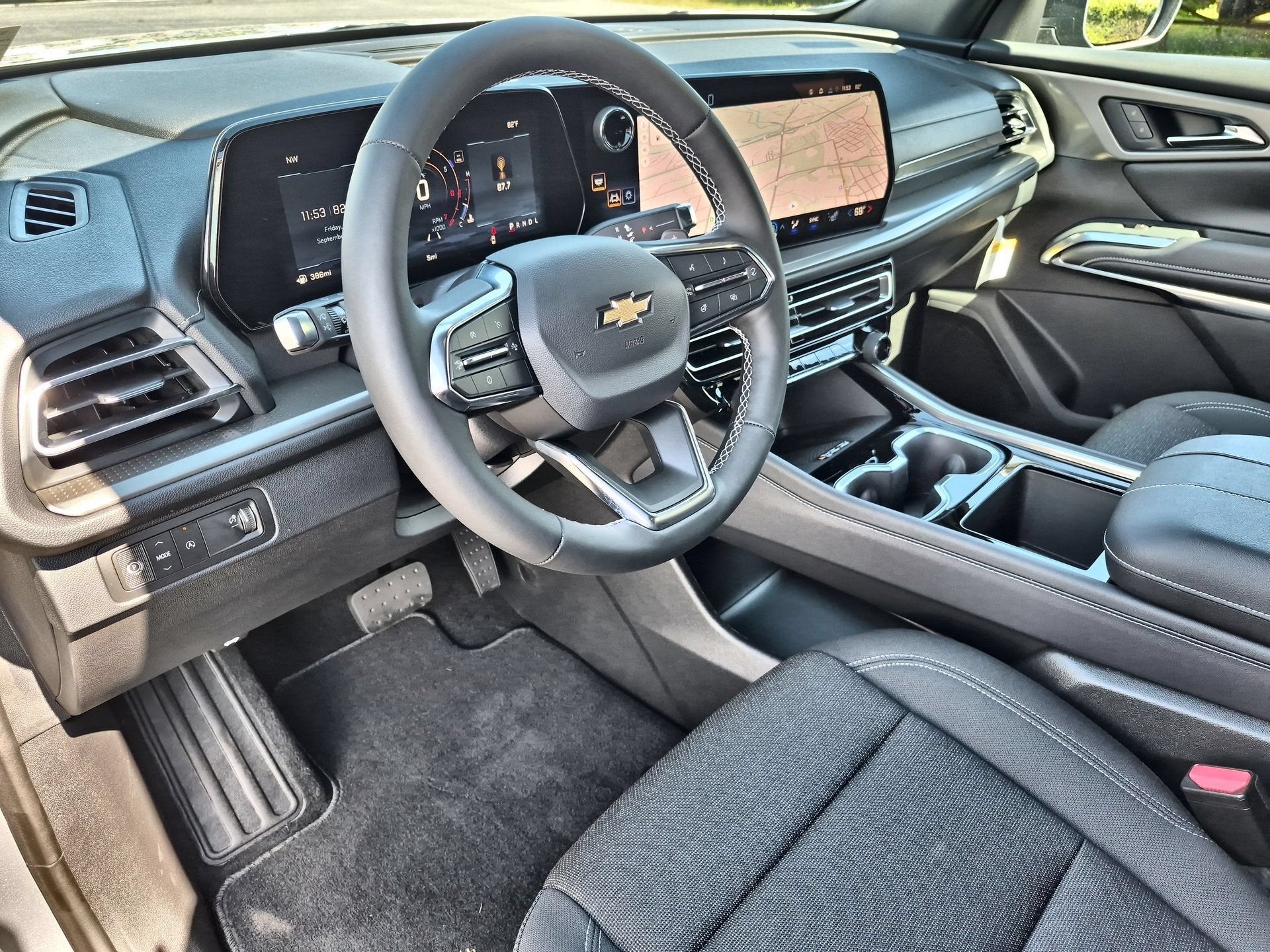 2027 Chevrolet Traverse LT SUV FWD
