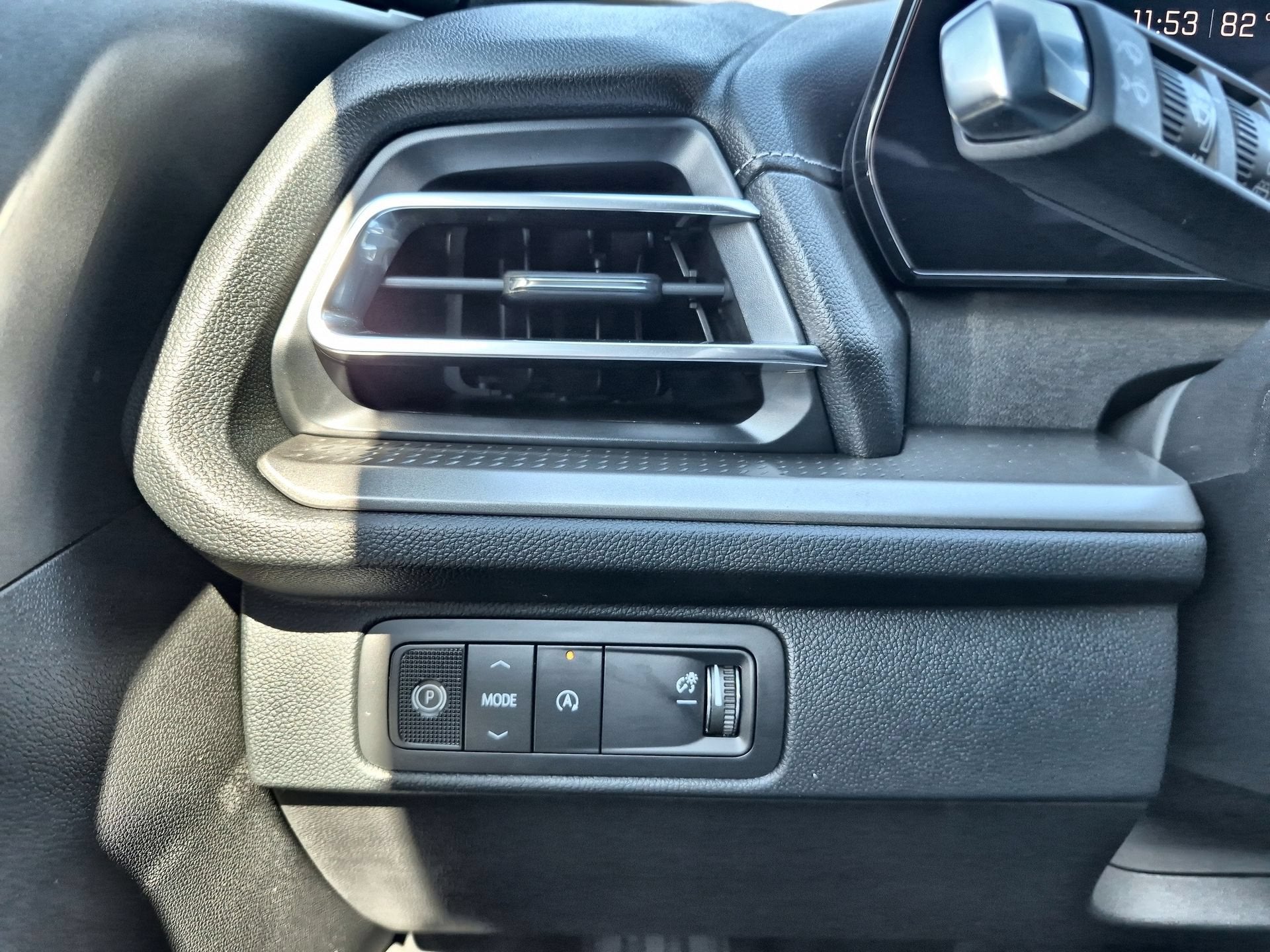 2027 Chevrolet Traverse LT SUV FWD