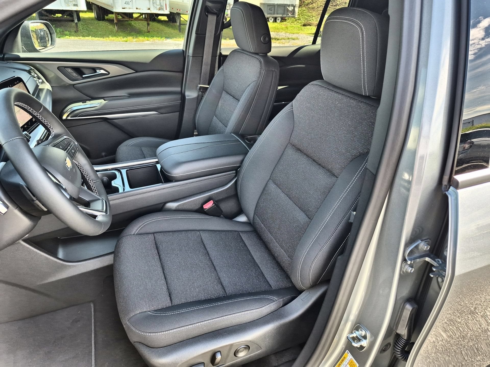 2027 Chevrolet Traverse LT SUV FWD
