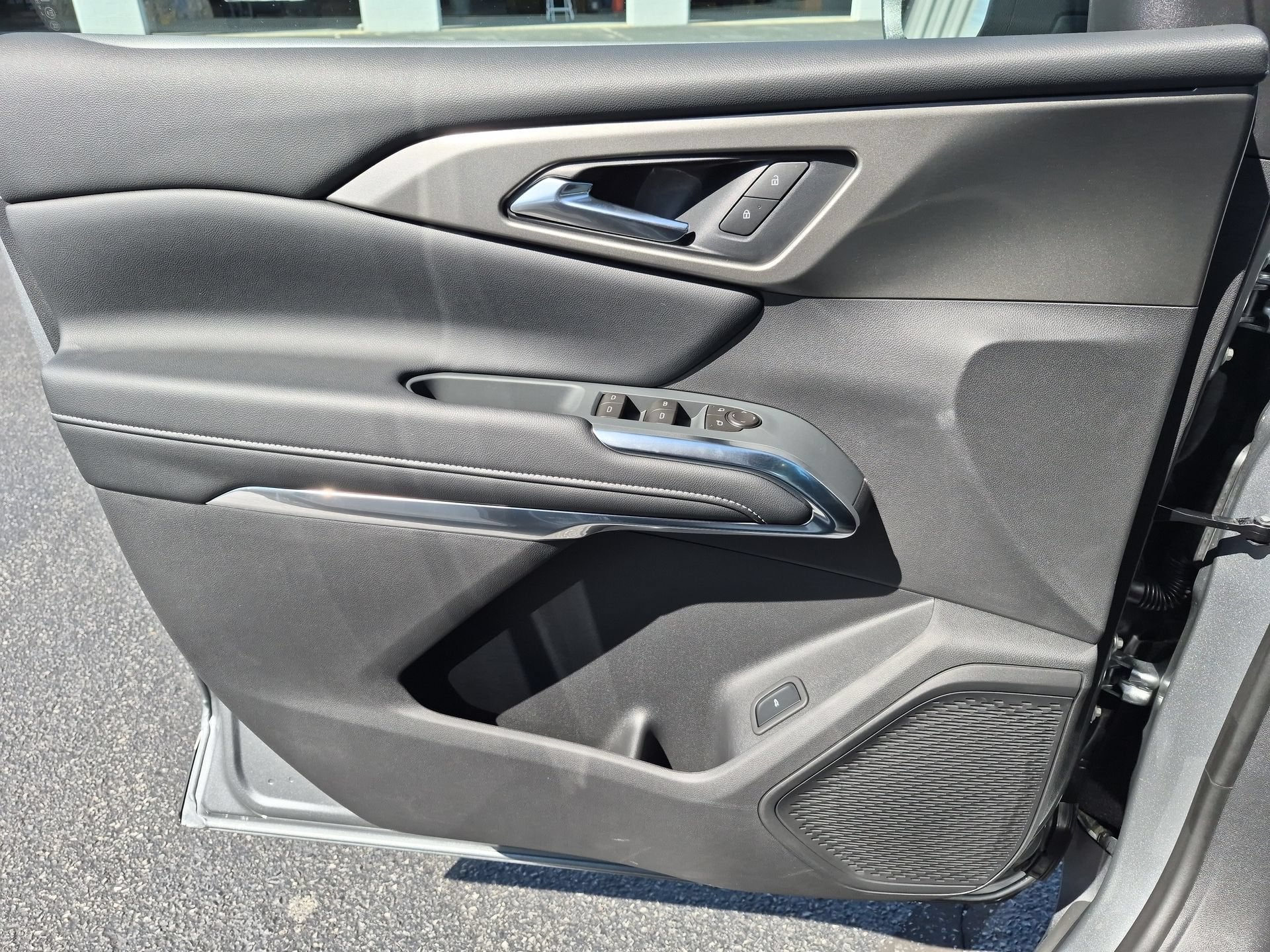 2027 Chevrolet Traverse LT SUV FWD